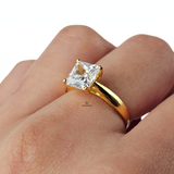 SINGLE STONE RING WITH GOLD SHOULDER