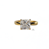 SINGLE STONE RING WITH GOLD SHOULDER
