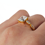 SQUARE STONE RING WITH WAVE SHOULDER