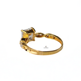 SQUARE STONE RING WITH WAVE SHOULDER