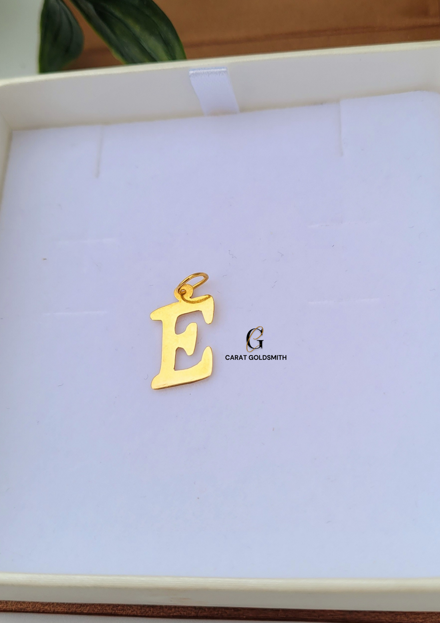 E INITIAL (NO CHAIN) | READY MADE