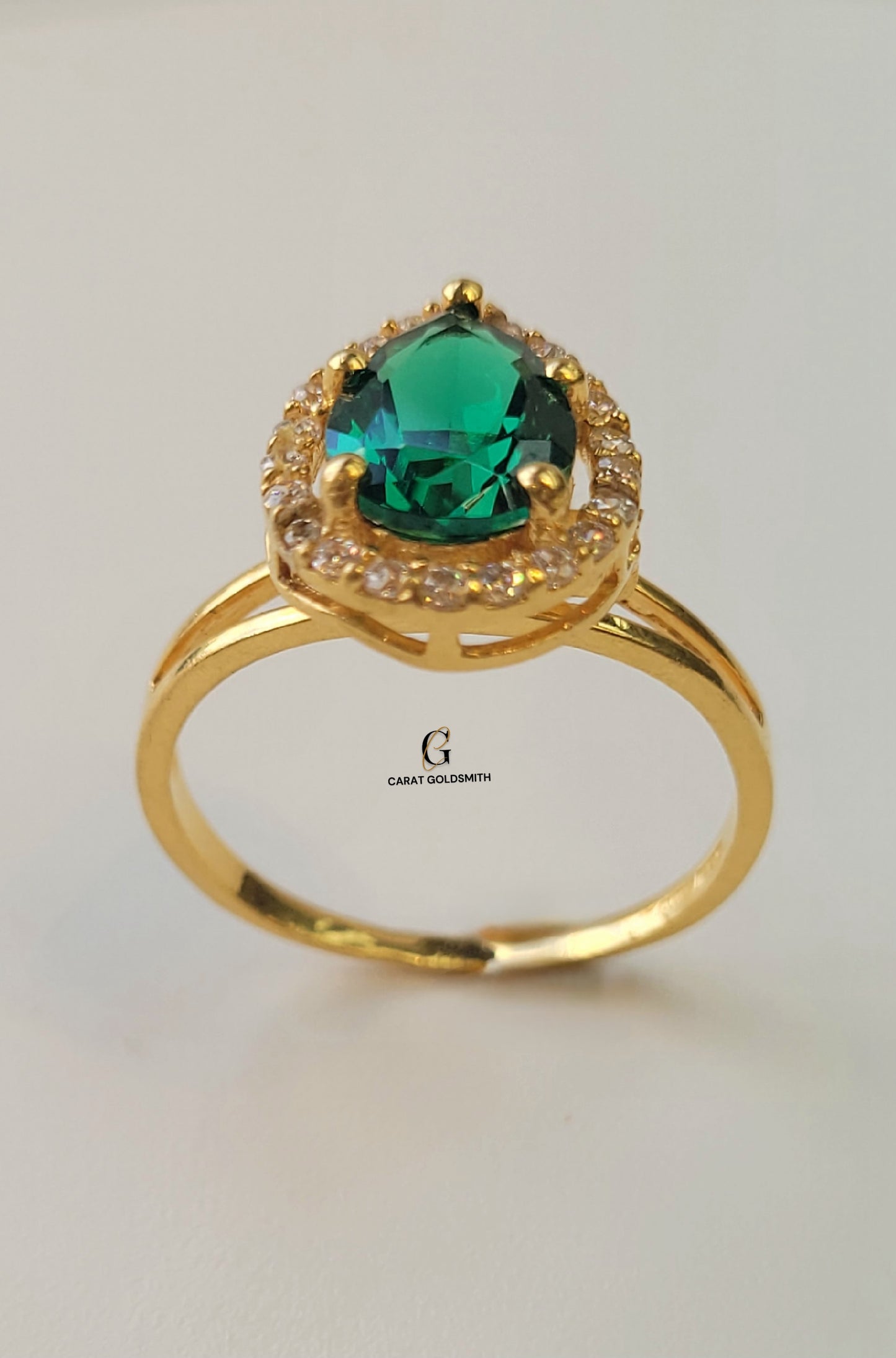 EMERALD PEAR CUT RING