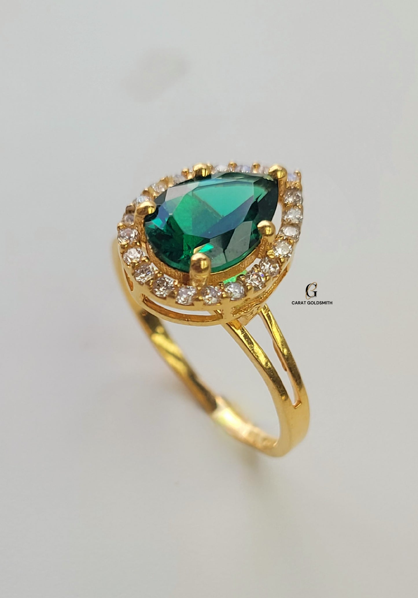 EMERALD PEAR CUT RING