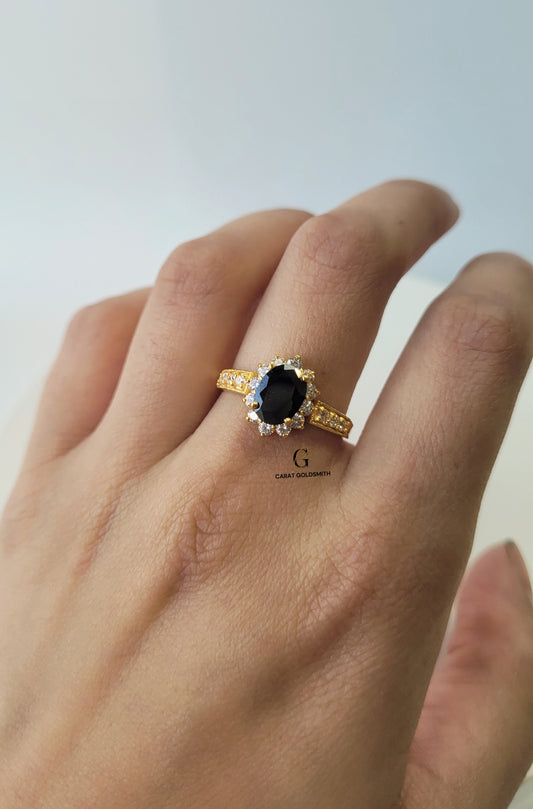 INTRICATE ONYX CLUSTER RING