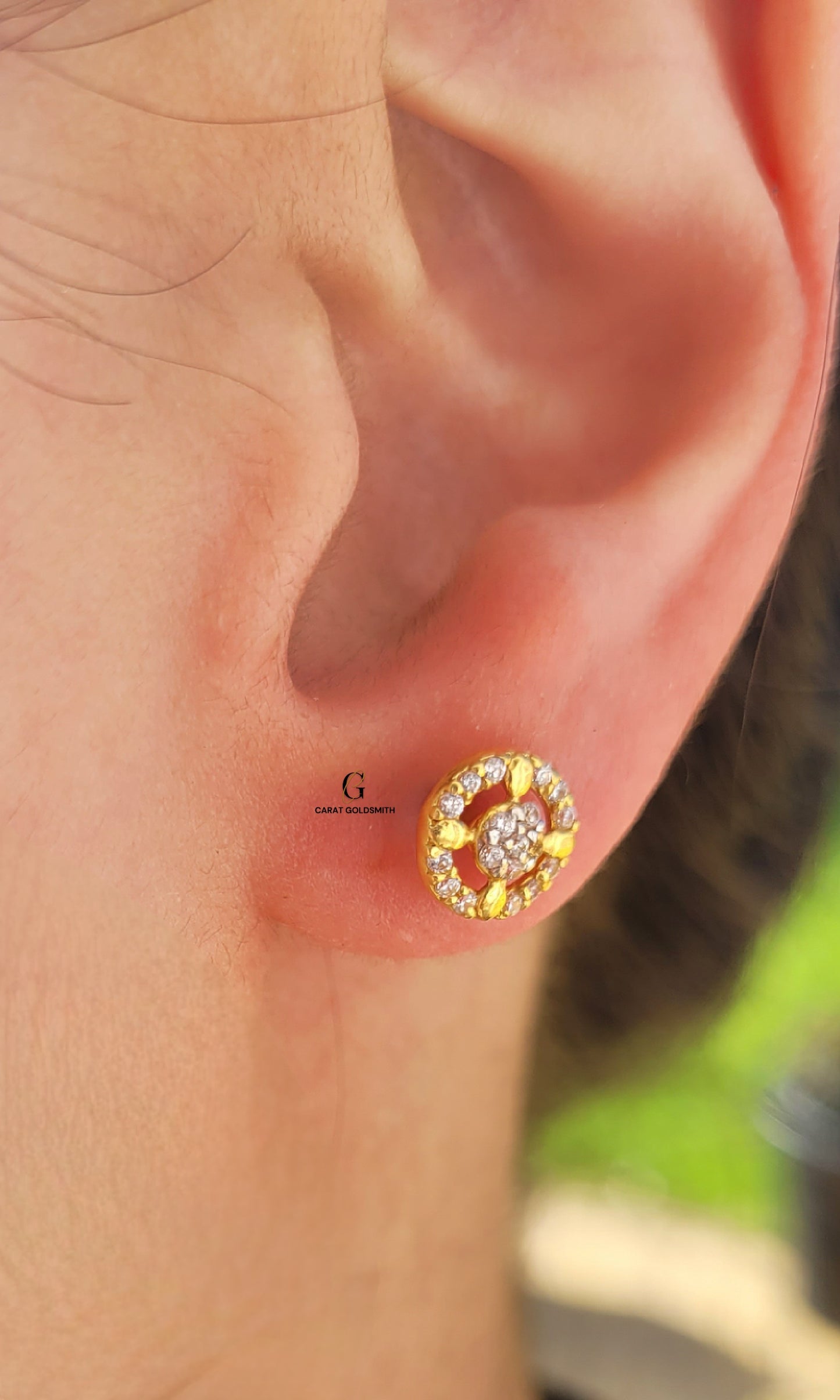 INTRICATE DESIGN STUDS