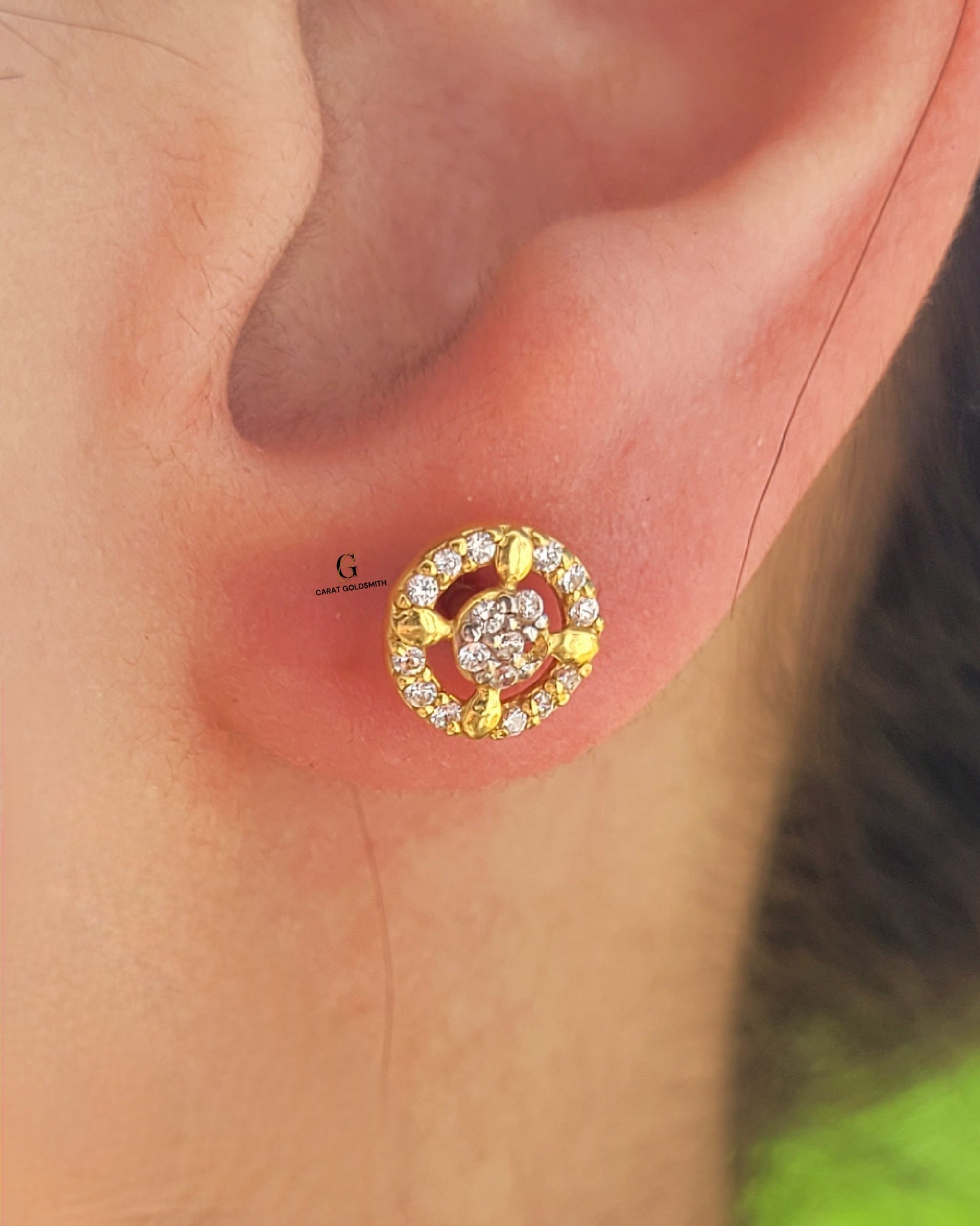 INTRICATE DESIGN STUDS