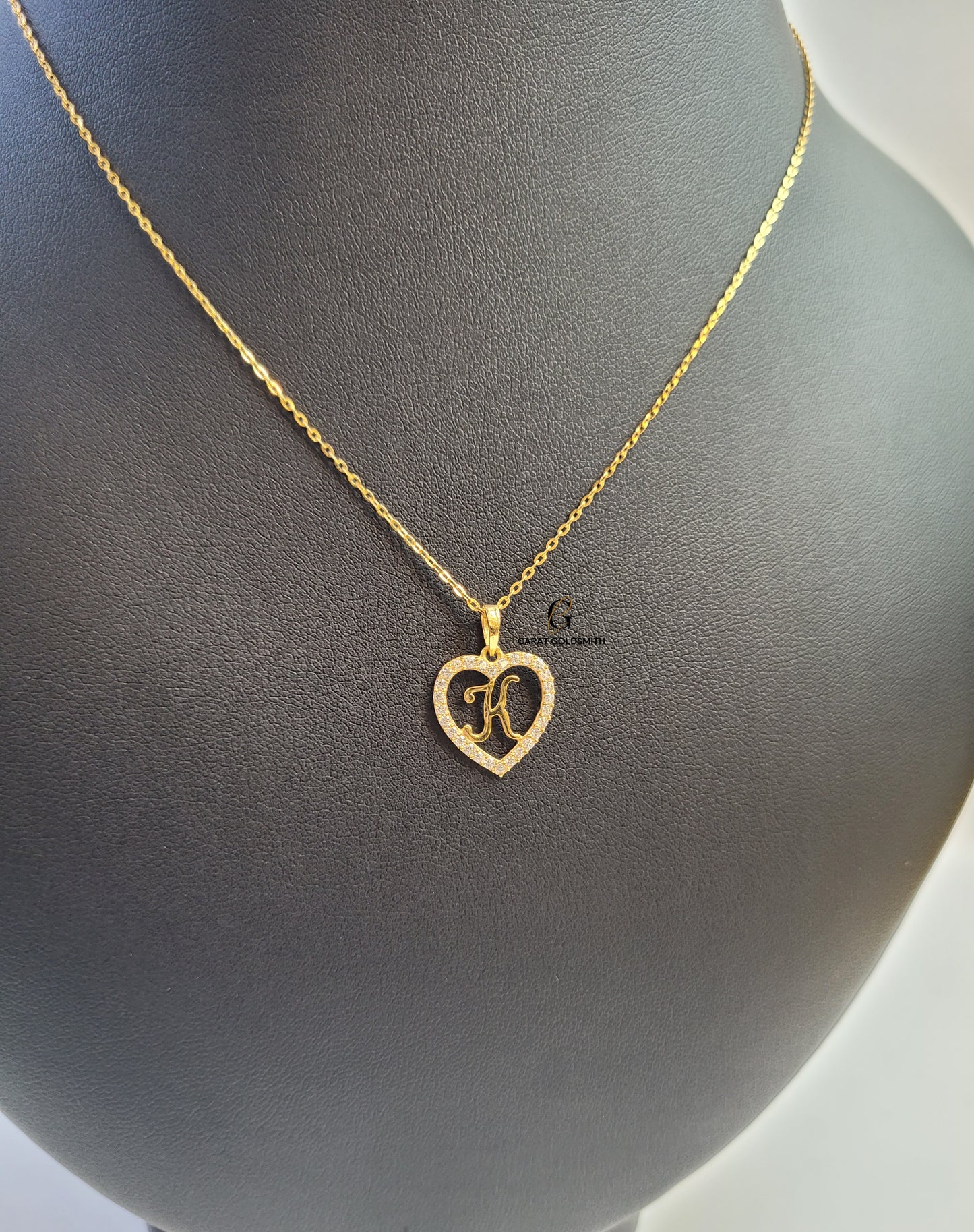 K STONE SCRIPT INITIAL HEART PENDANT