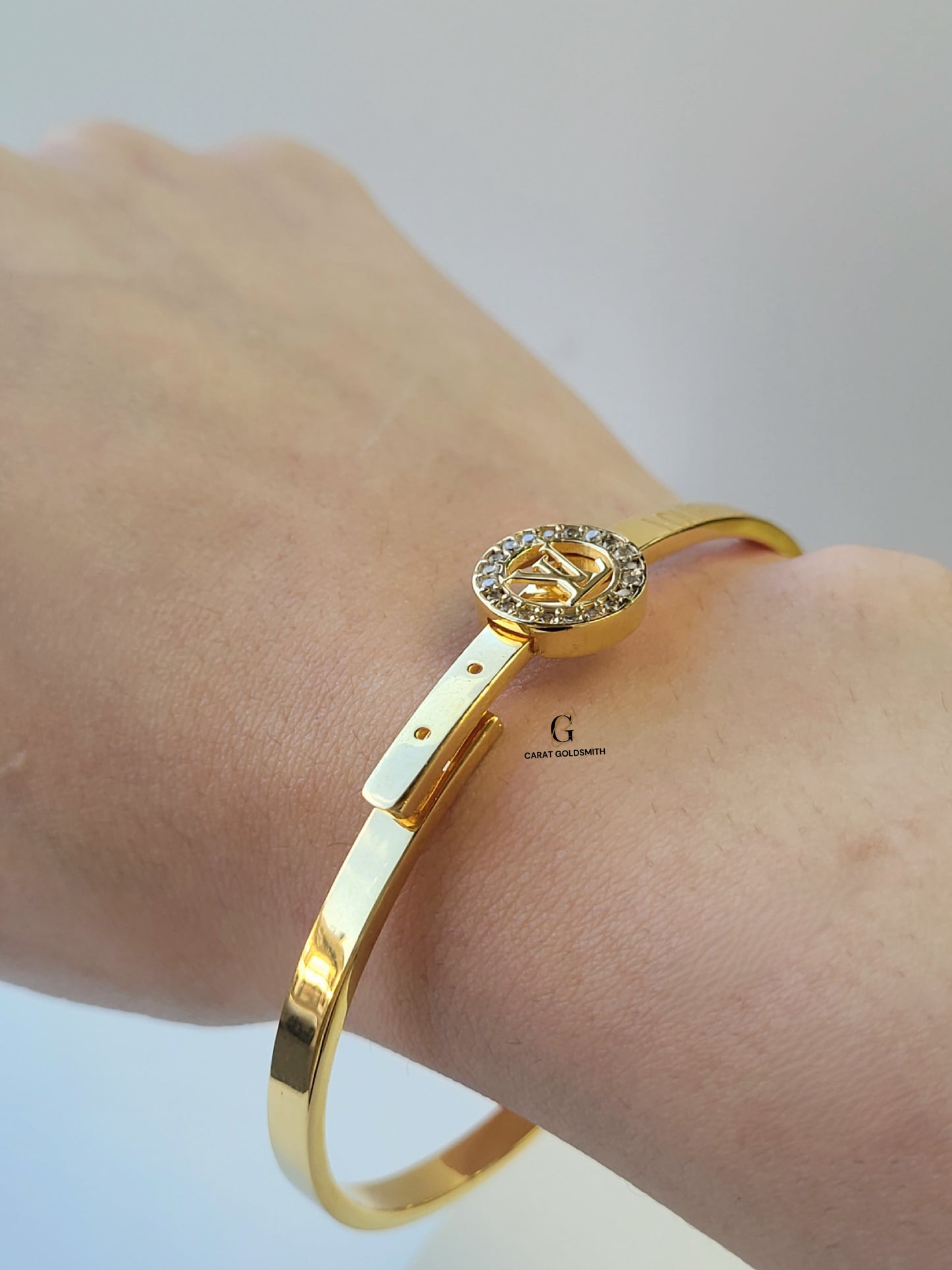 GOLD LV INITIAL CUFF BELT BANGLE