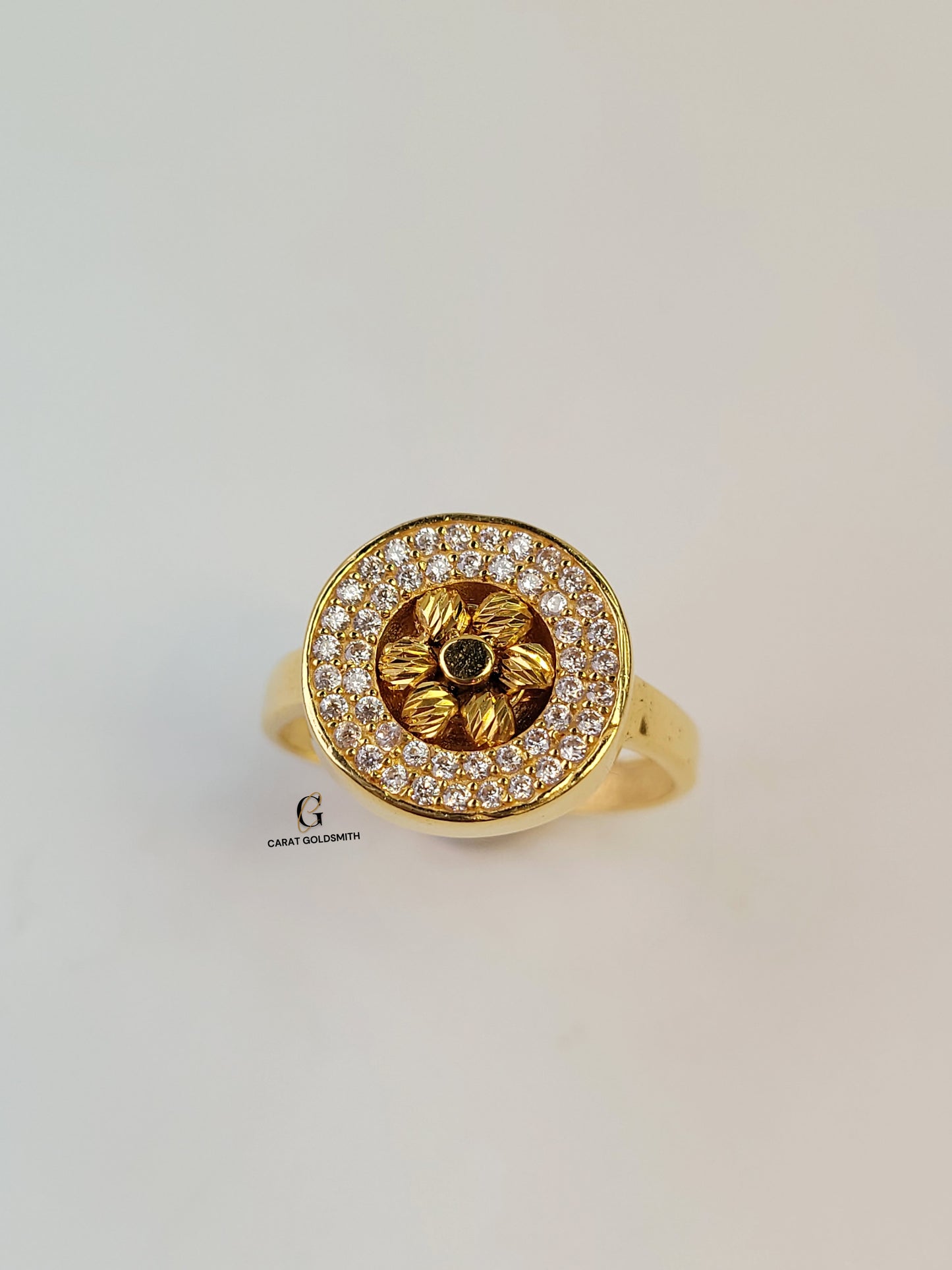 PETAL DESIGN DISC RING