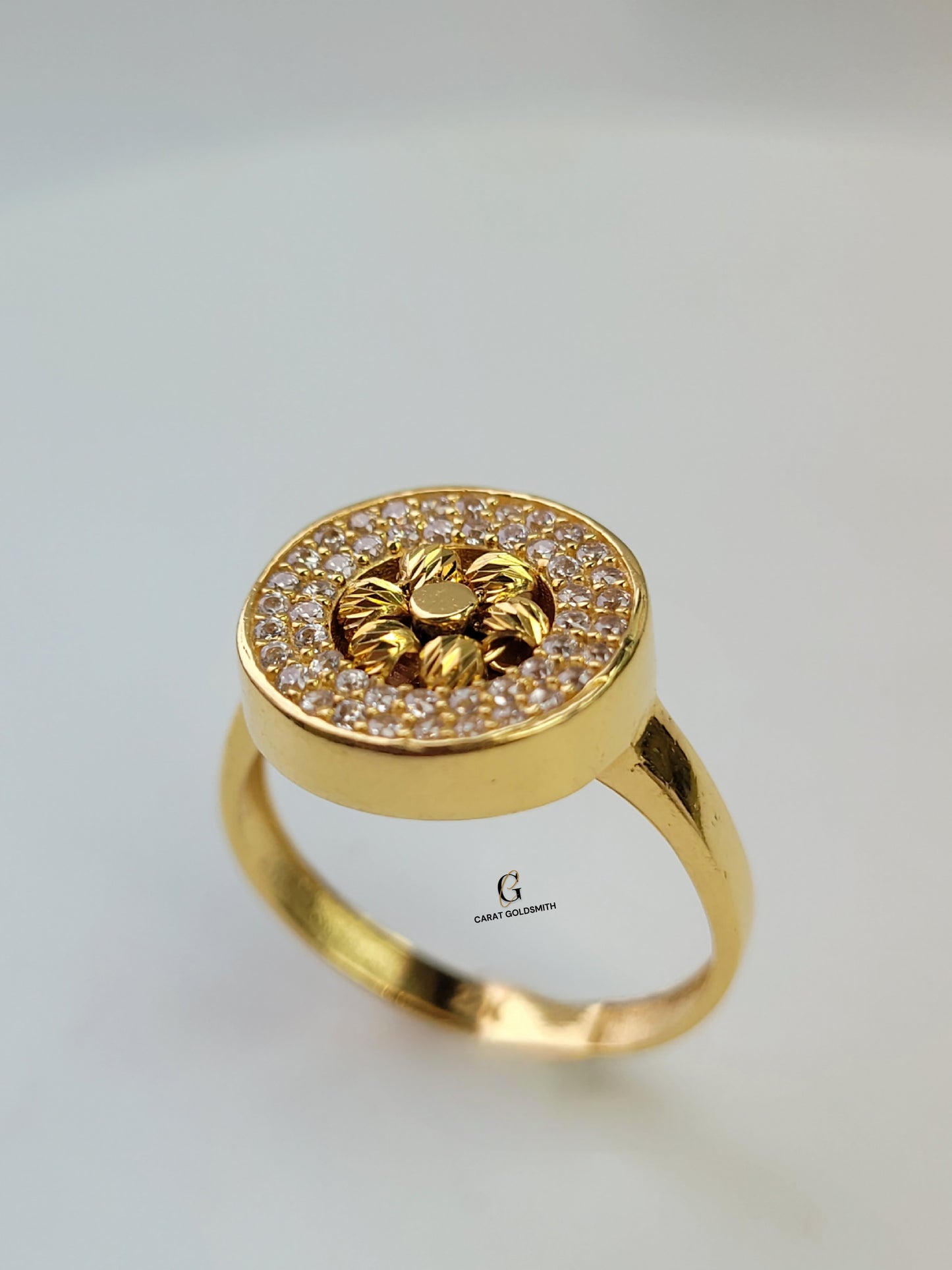 PETAL DESIGN DISC RING