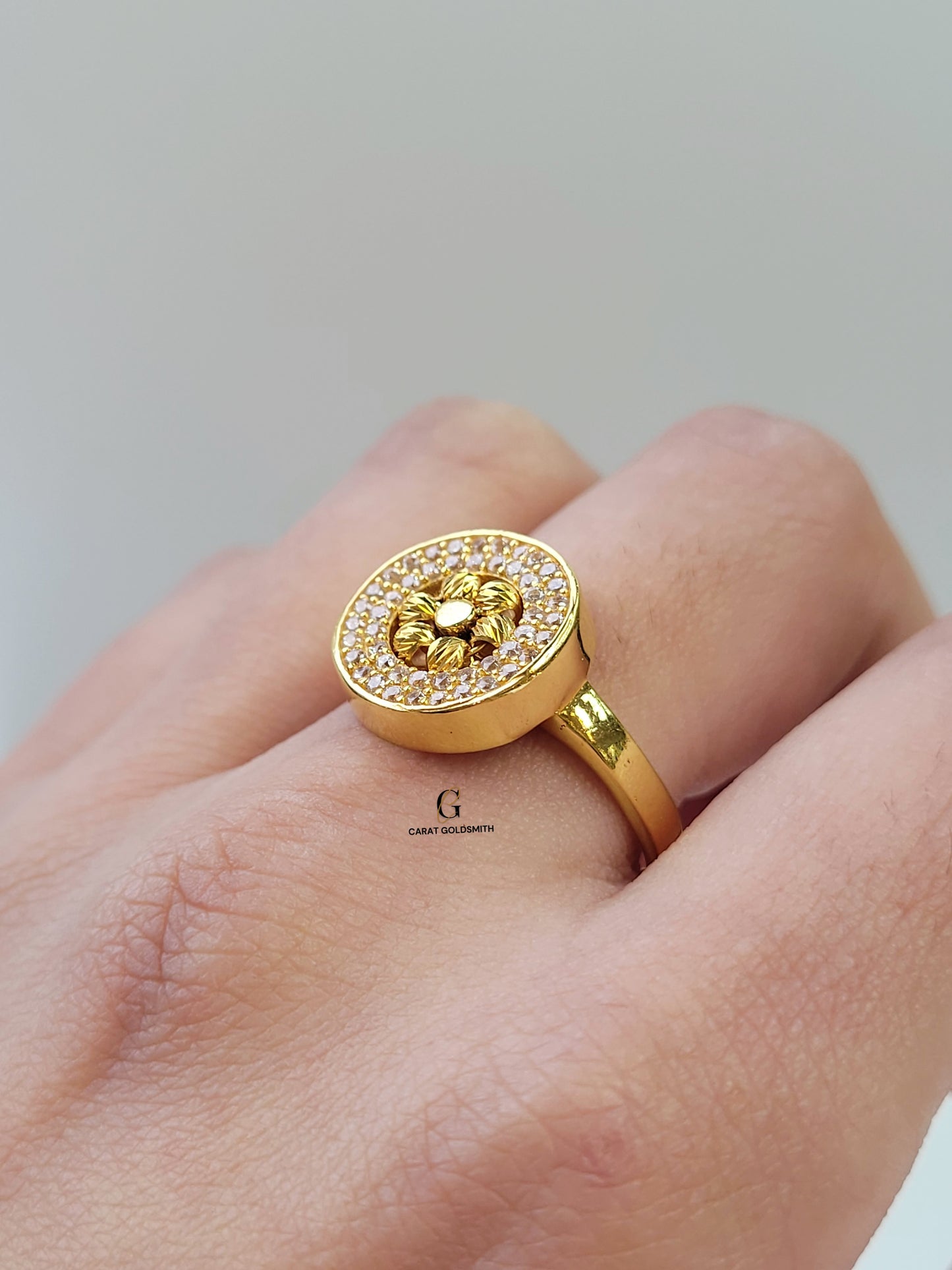 PETAL DESIGN DISC RING