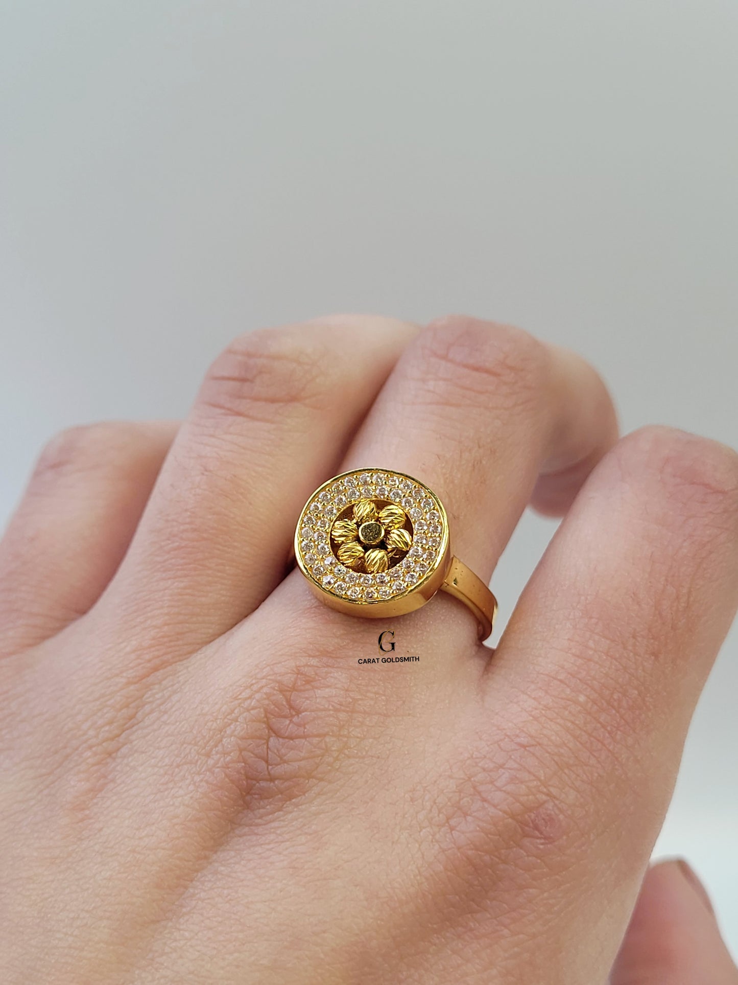 PETAL DESIGN DISC RING