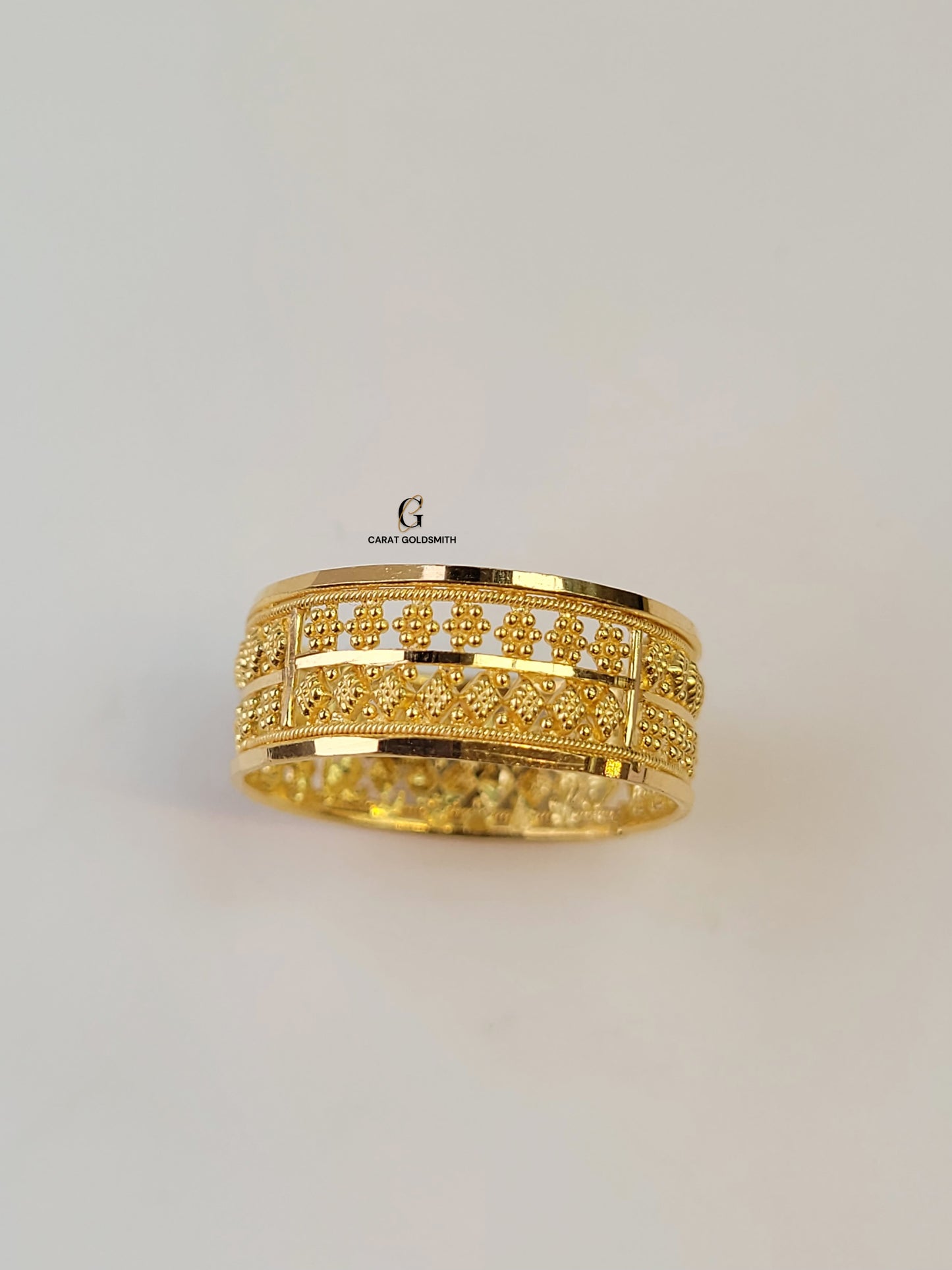 WIDE GOLD VINTAGE BAND