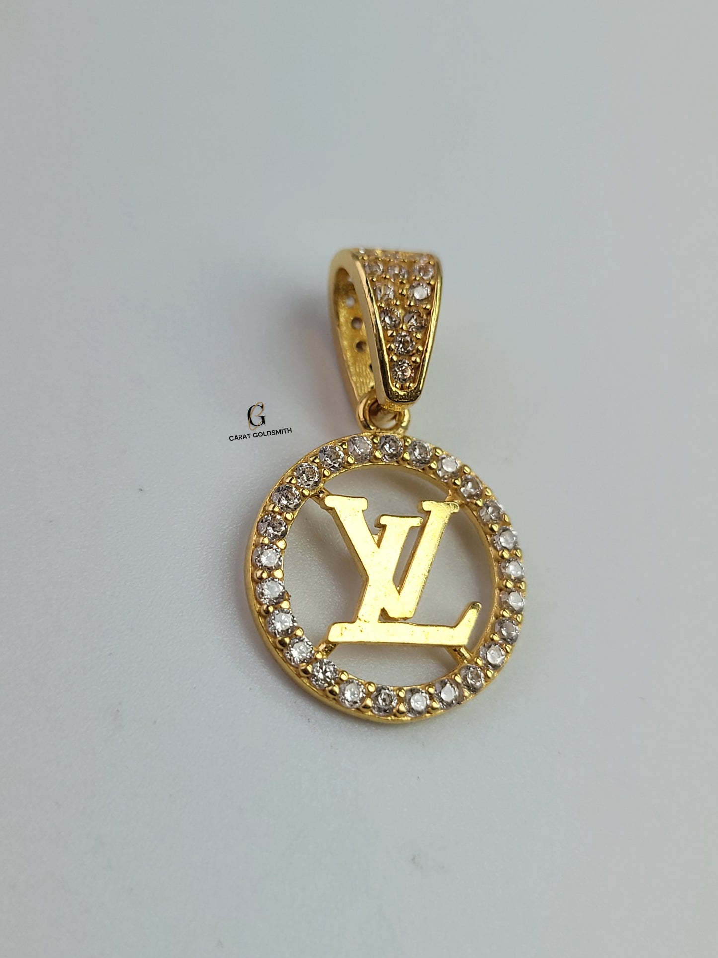 LV INITIAL CHARM