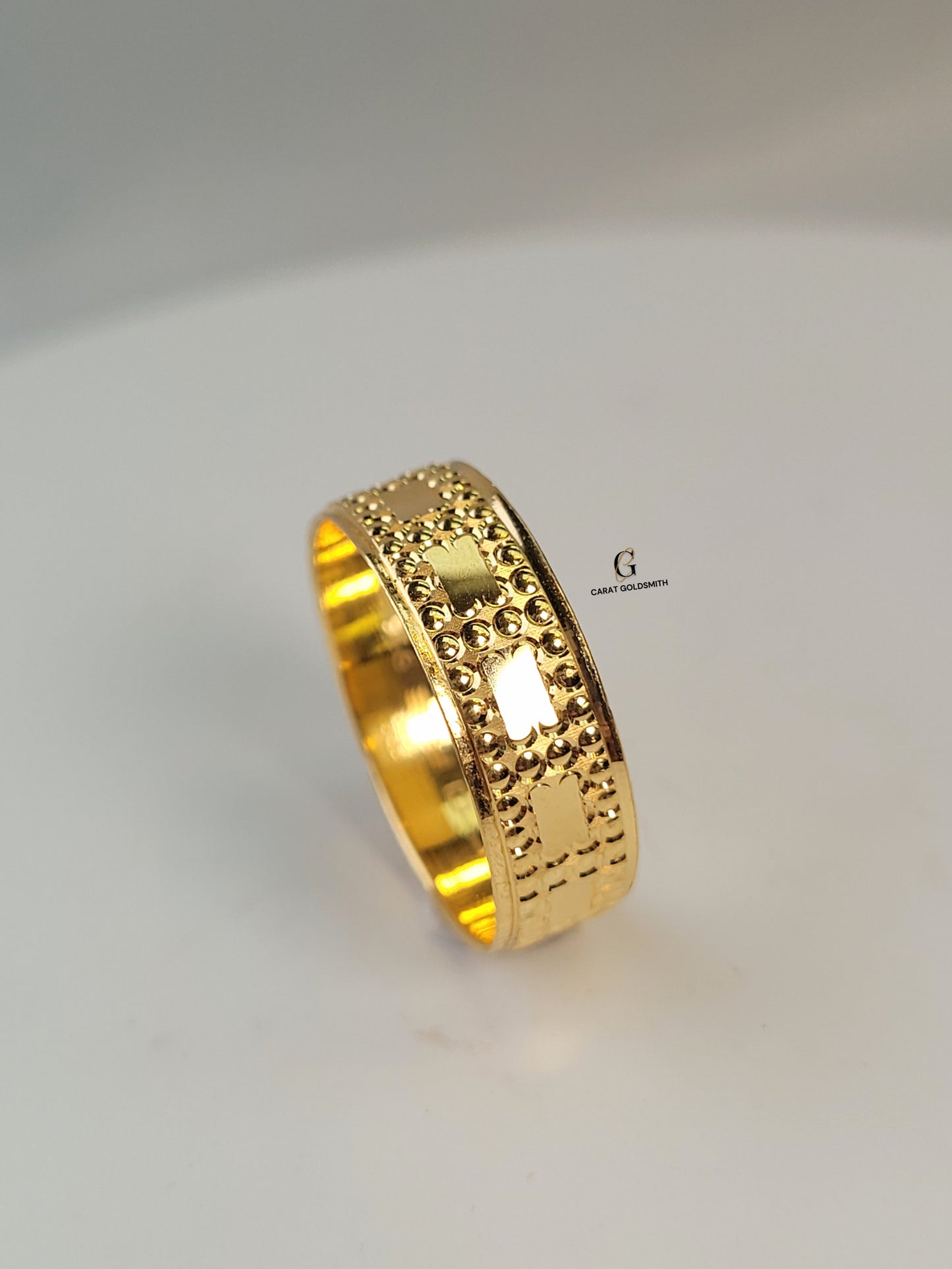 INTRICATE DESIGN GOLD BAND