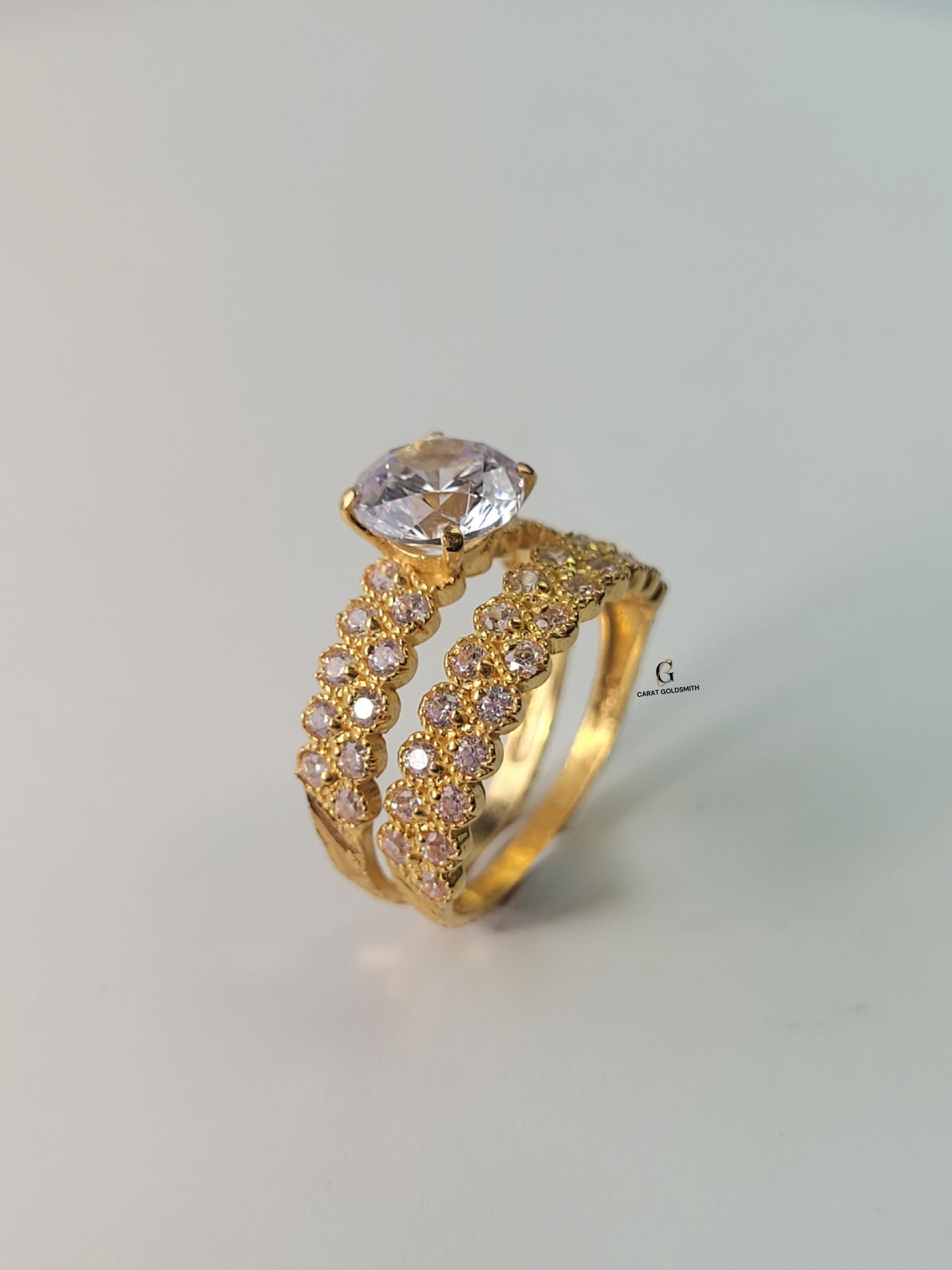 ROUND-CUT DOUBLE RING