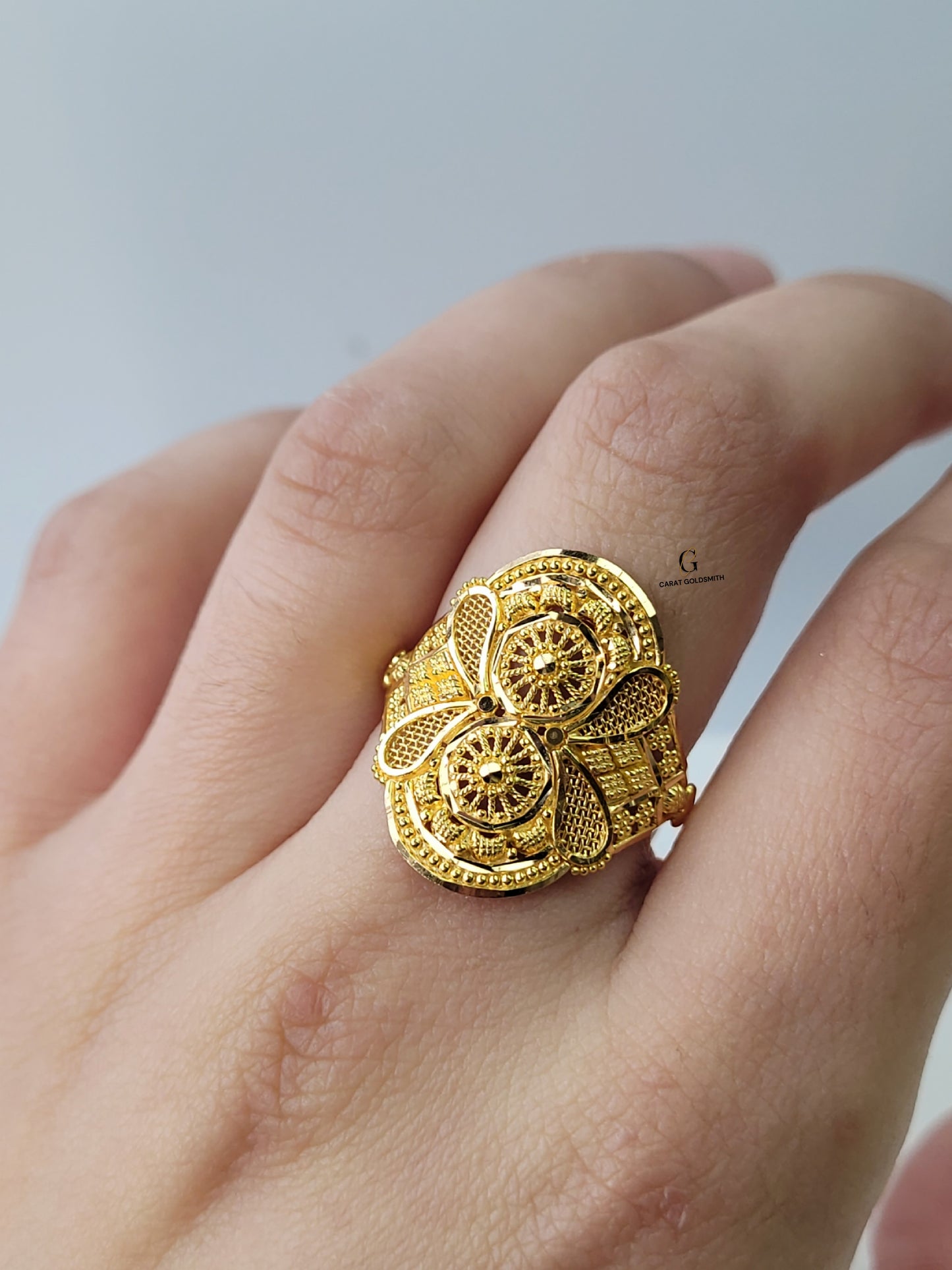 INTRICATE GOLD RING