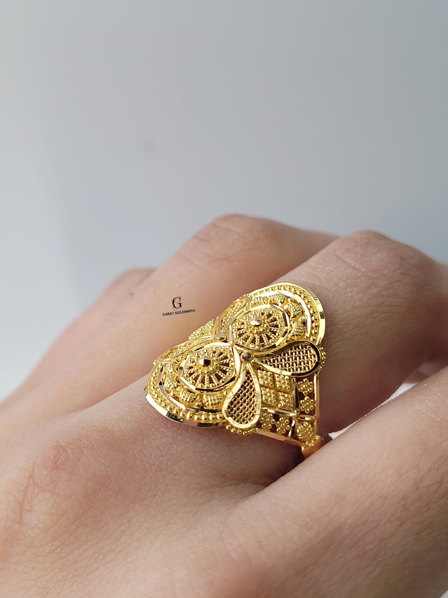 INTRICATE GOLD RING