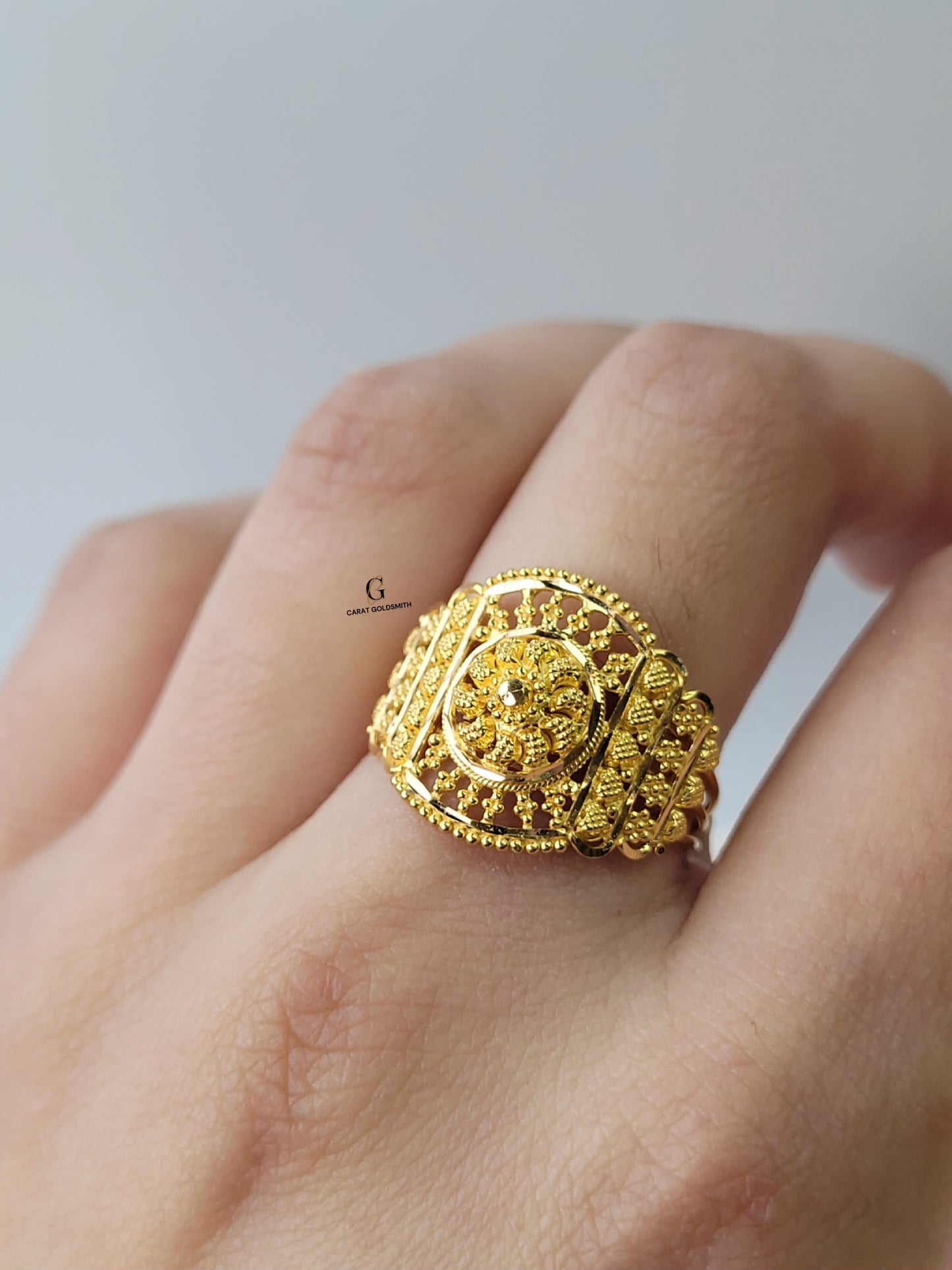 INTRICATE GOLD RING