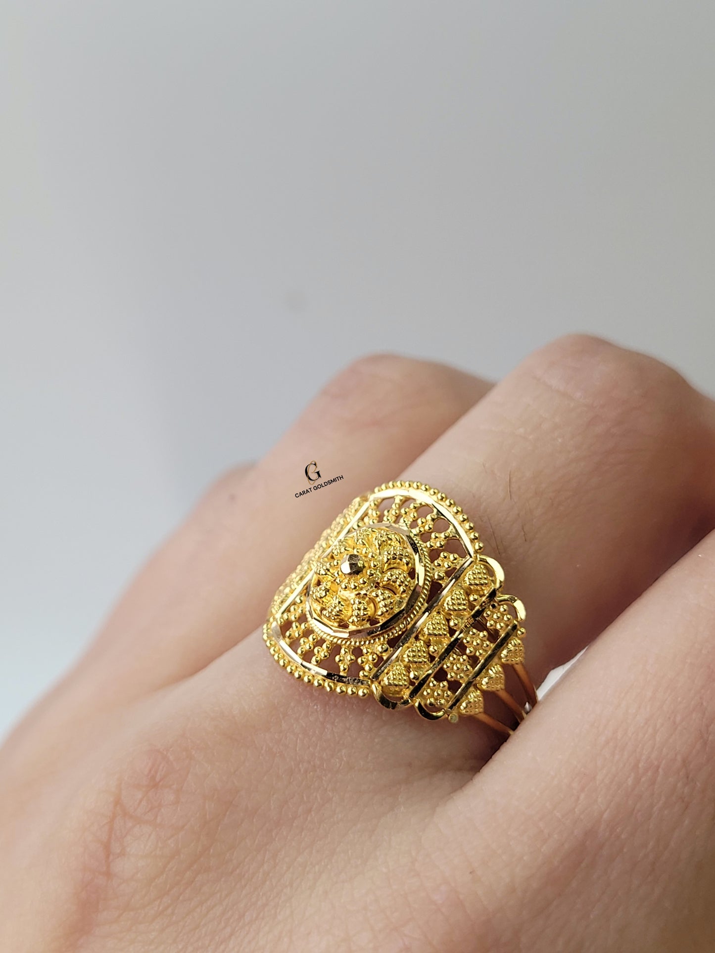 INTRICATE GOLD RING