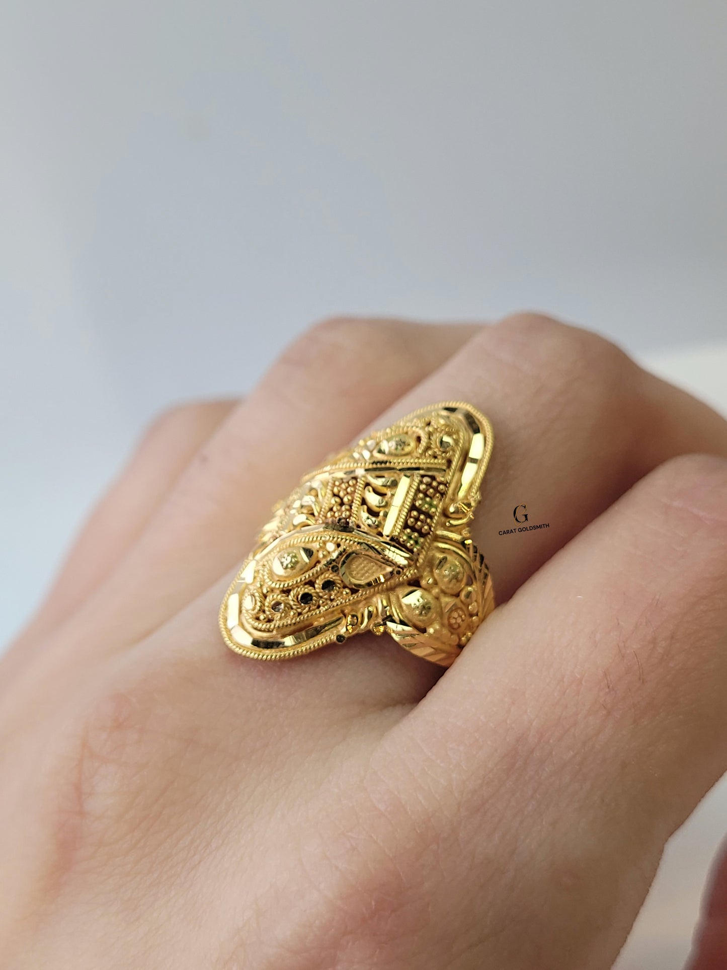 INTRICATE GOLD RING