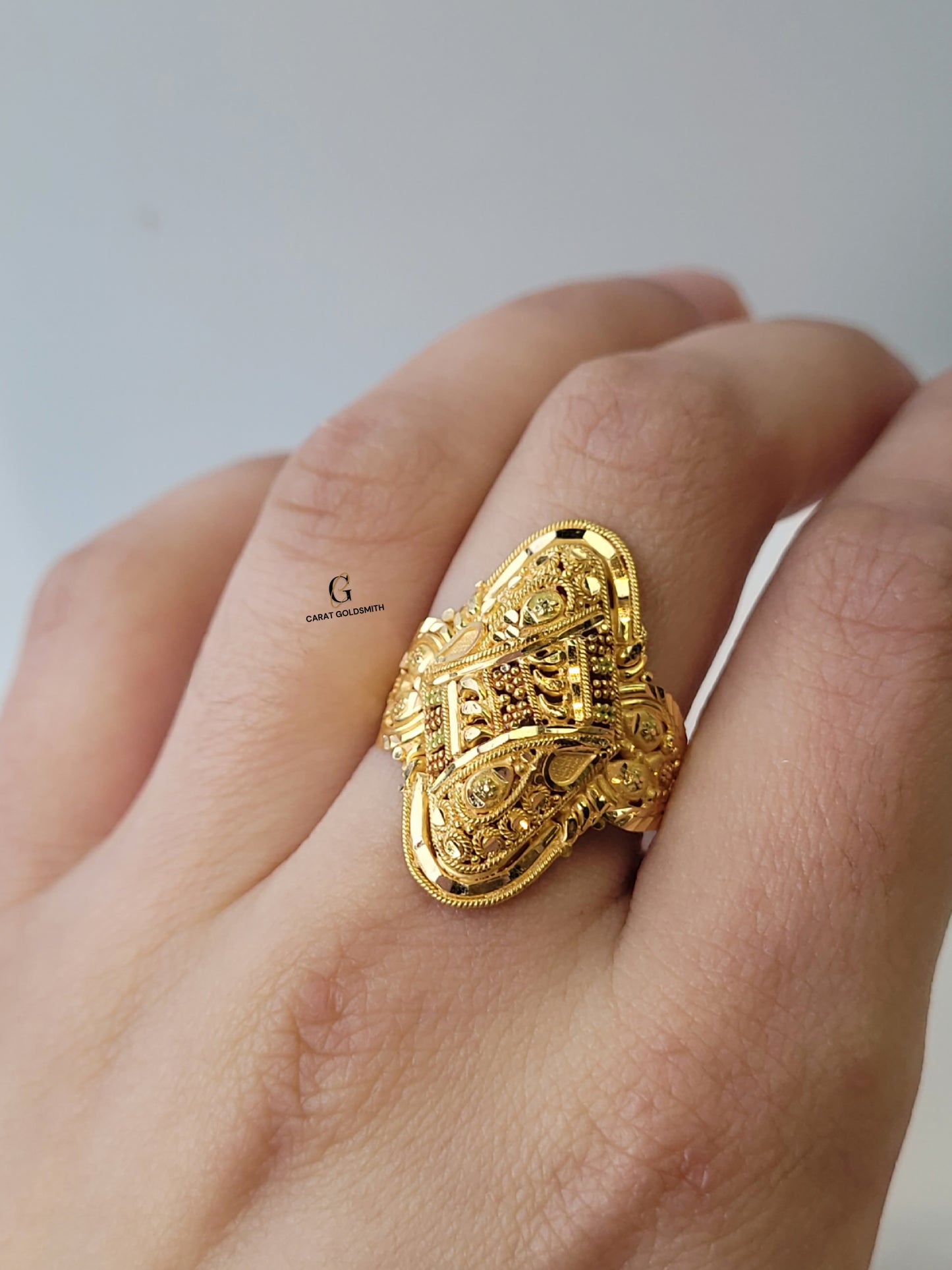 INTRICATE GOLD RING