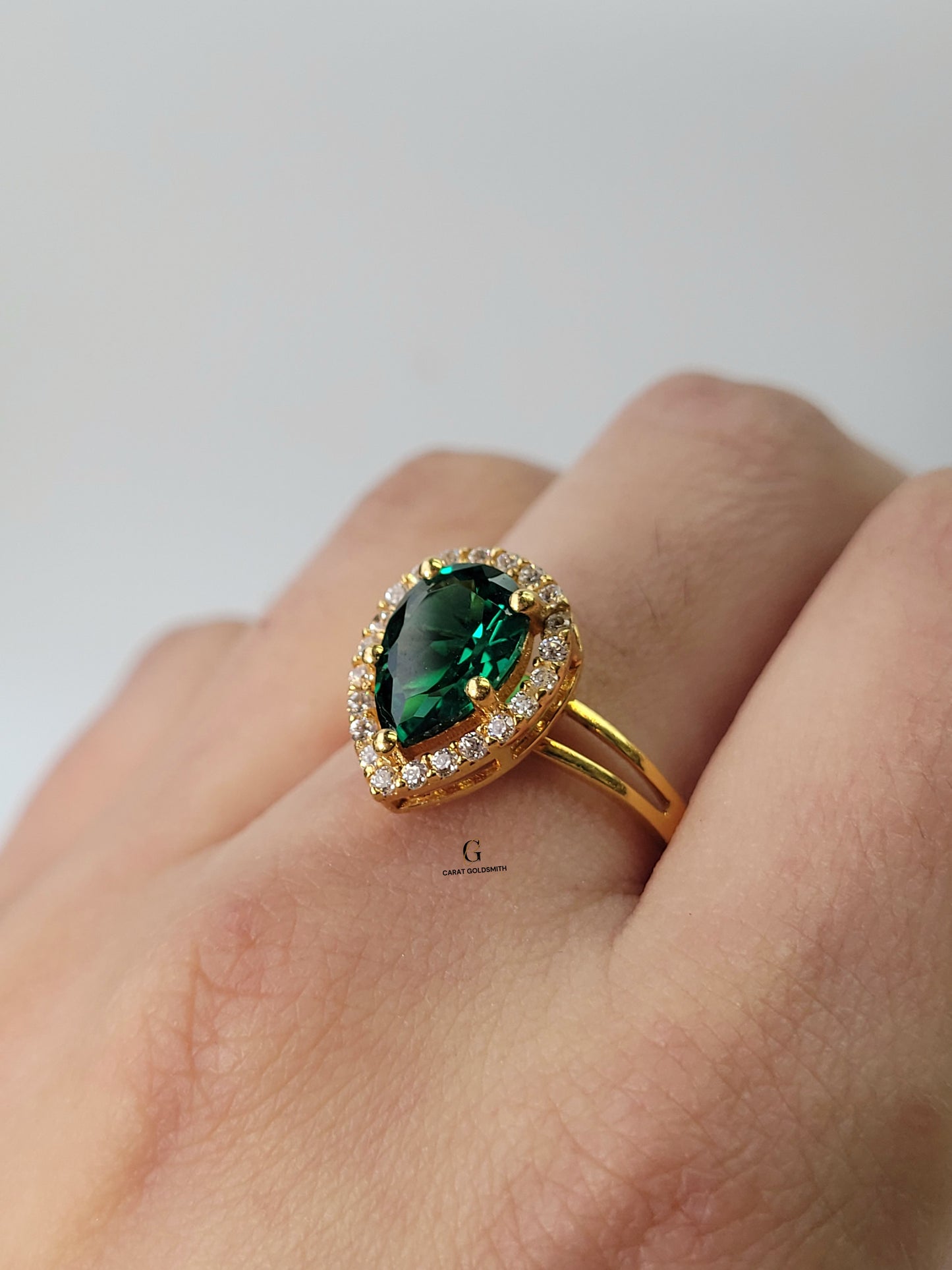 EMERALD PEAR CUT RING