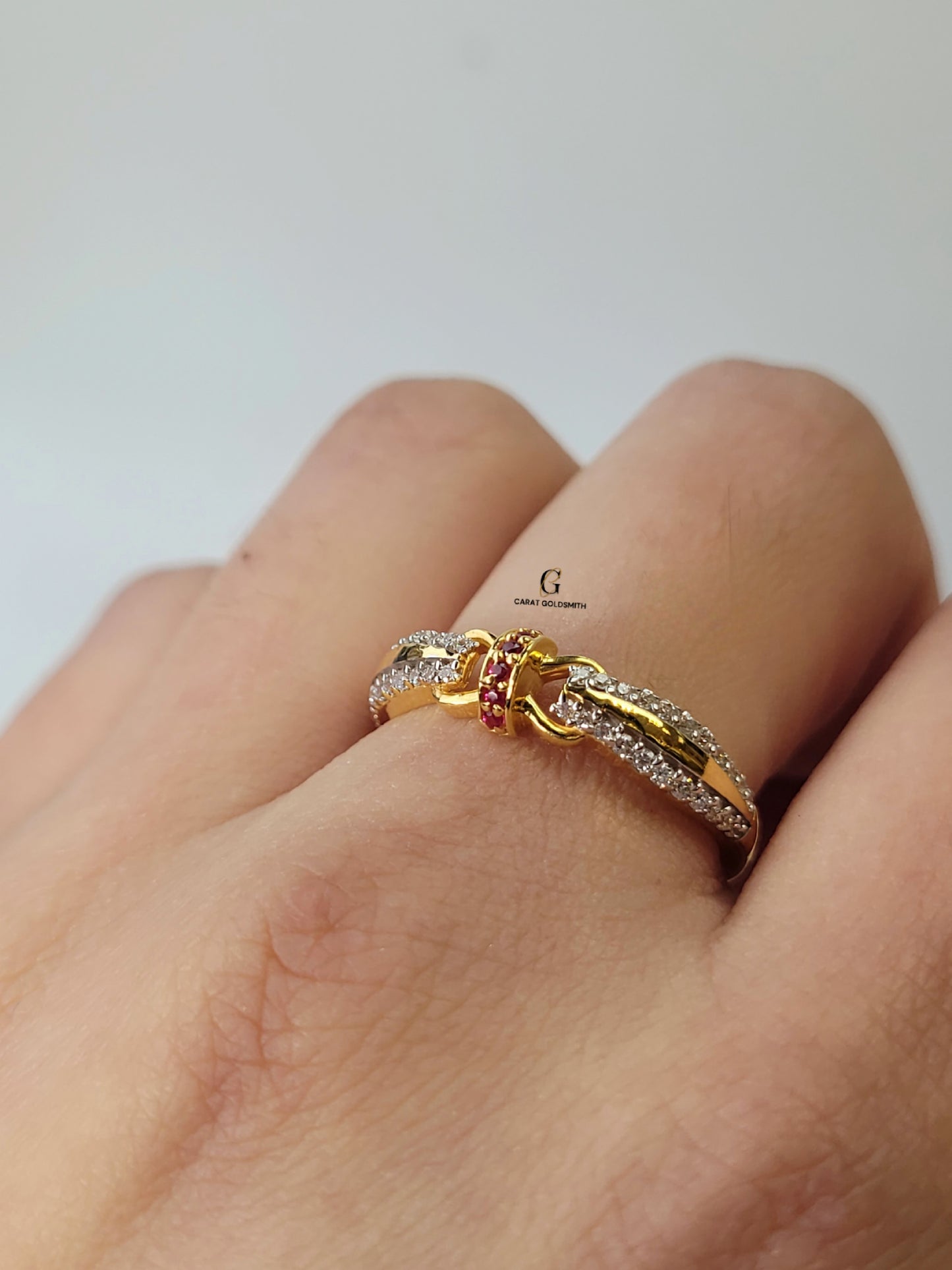 INTRICATE BOW DESIGN RING