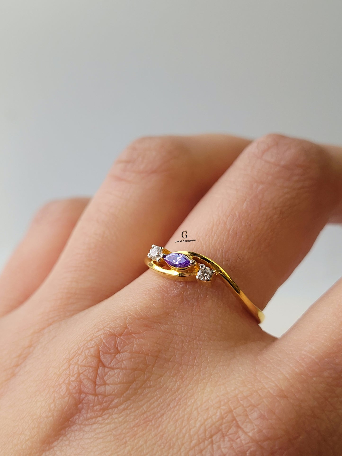 DAINTY AMETHYST SWIRL RING