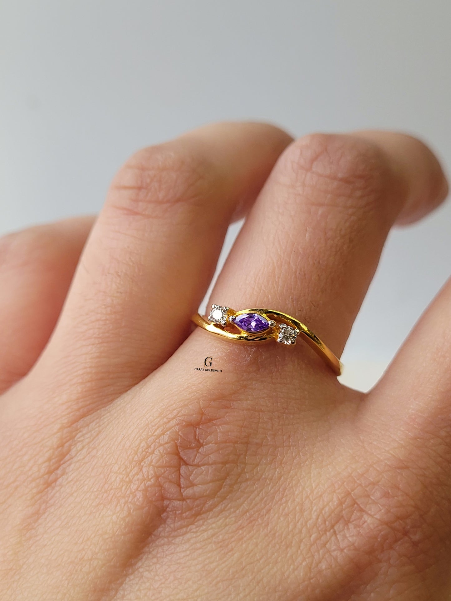 DAINTY AMETHYST SWIRL RING