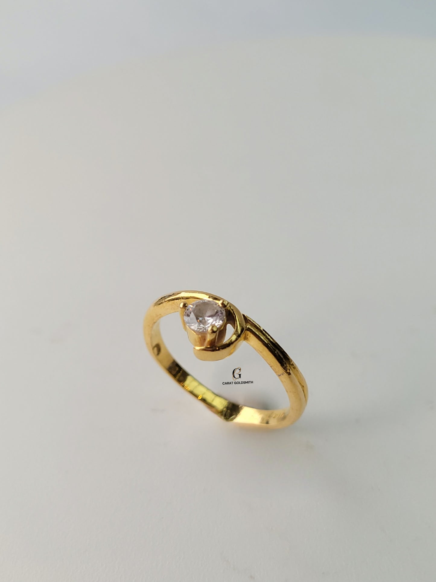 DAINTY SINGLE STONE RING