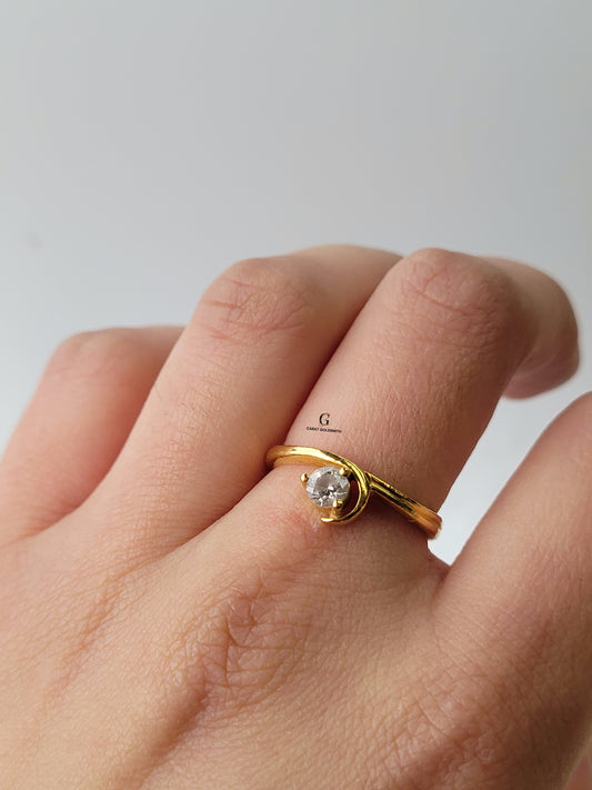 DAINTY SINGLE STONE RING