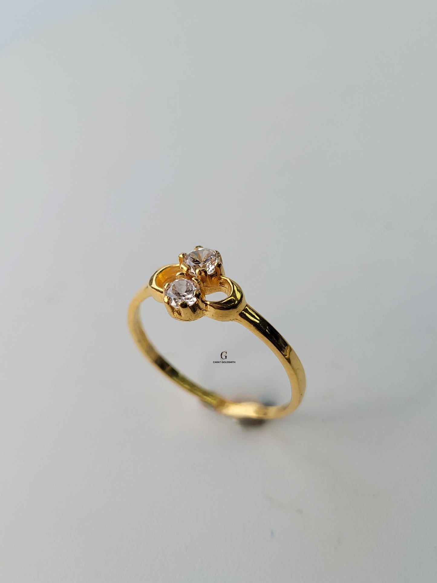 DAINTY STONE RING