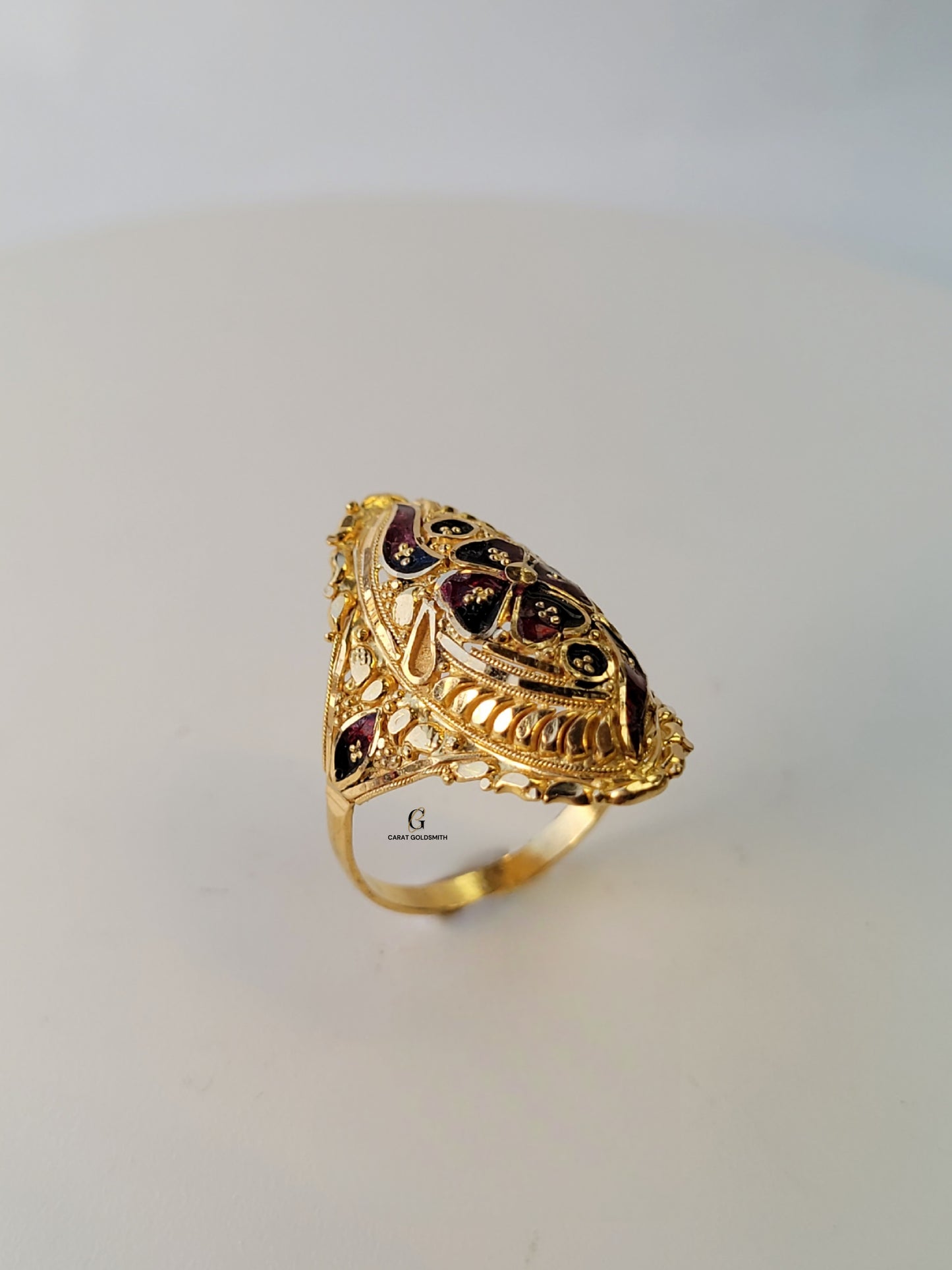 TRADITIONAL GOLD RING