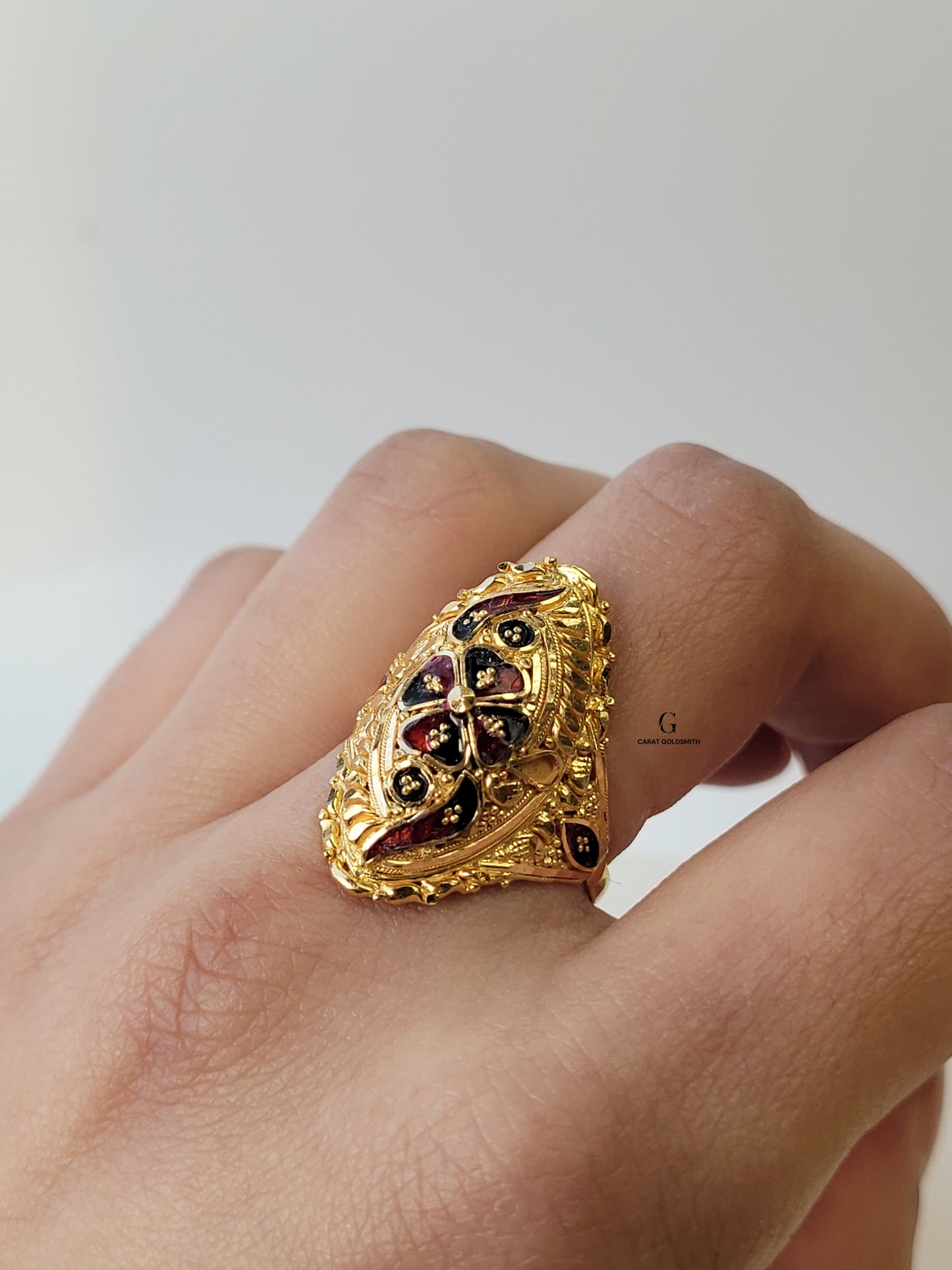 TRADITIONAL GOLD RING