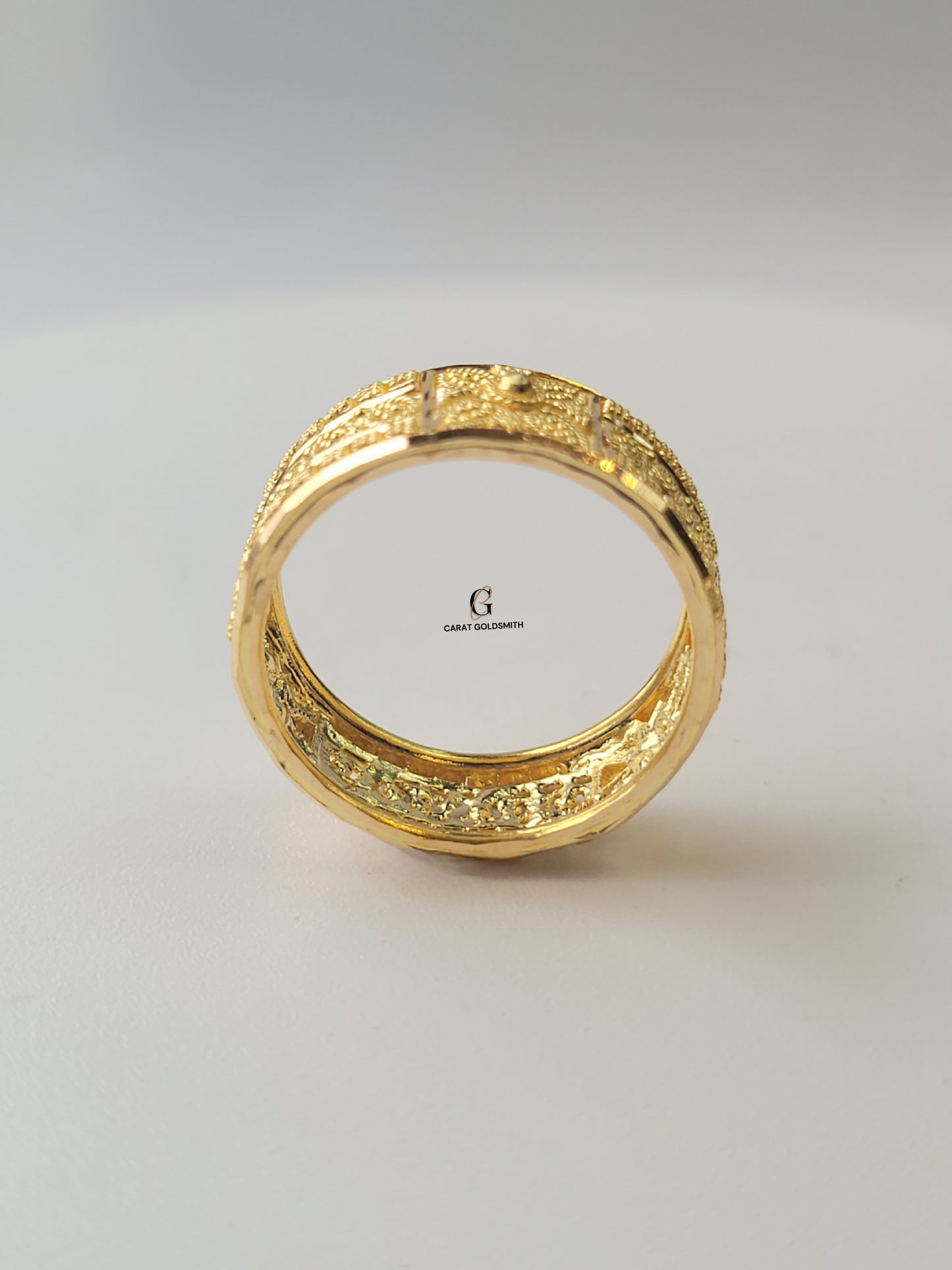 FLOWER DESIGN GOLD BAND