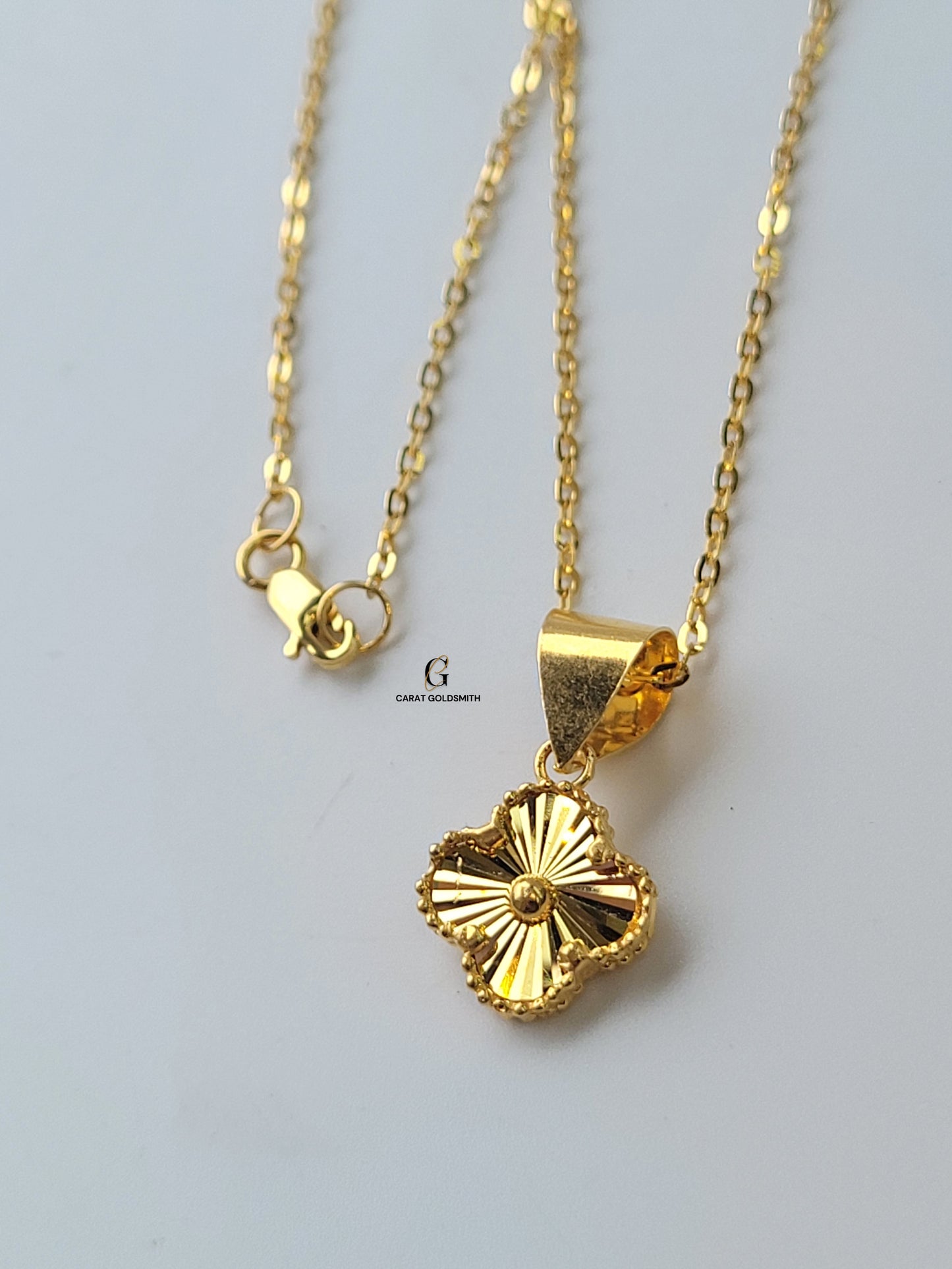 GOLD SINGLE FLOWER NECKLACE - SMALL