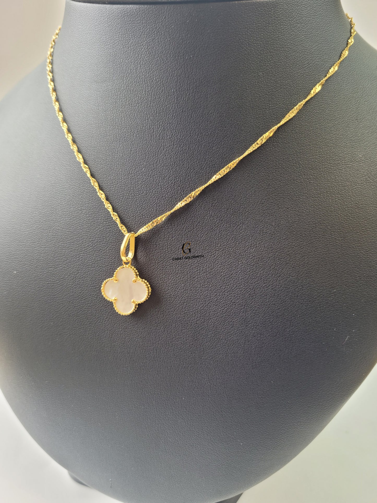 WHITE SINGLE FLOWER NECKLACE