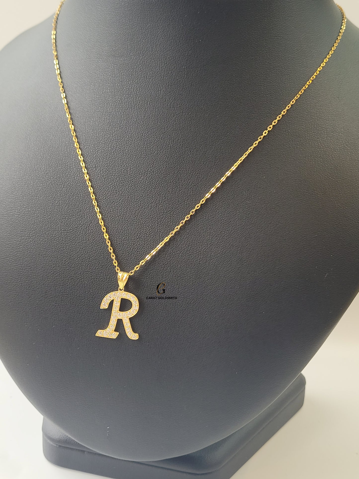 R INITIAL PENDANT