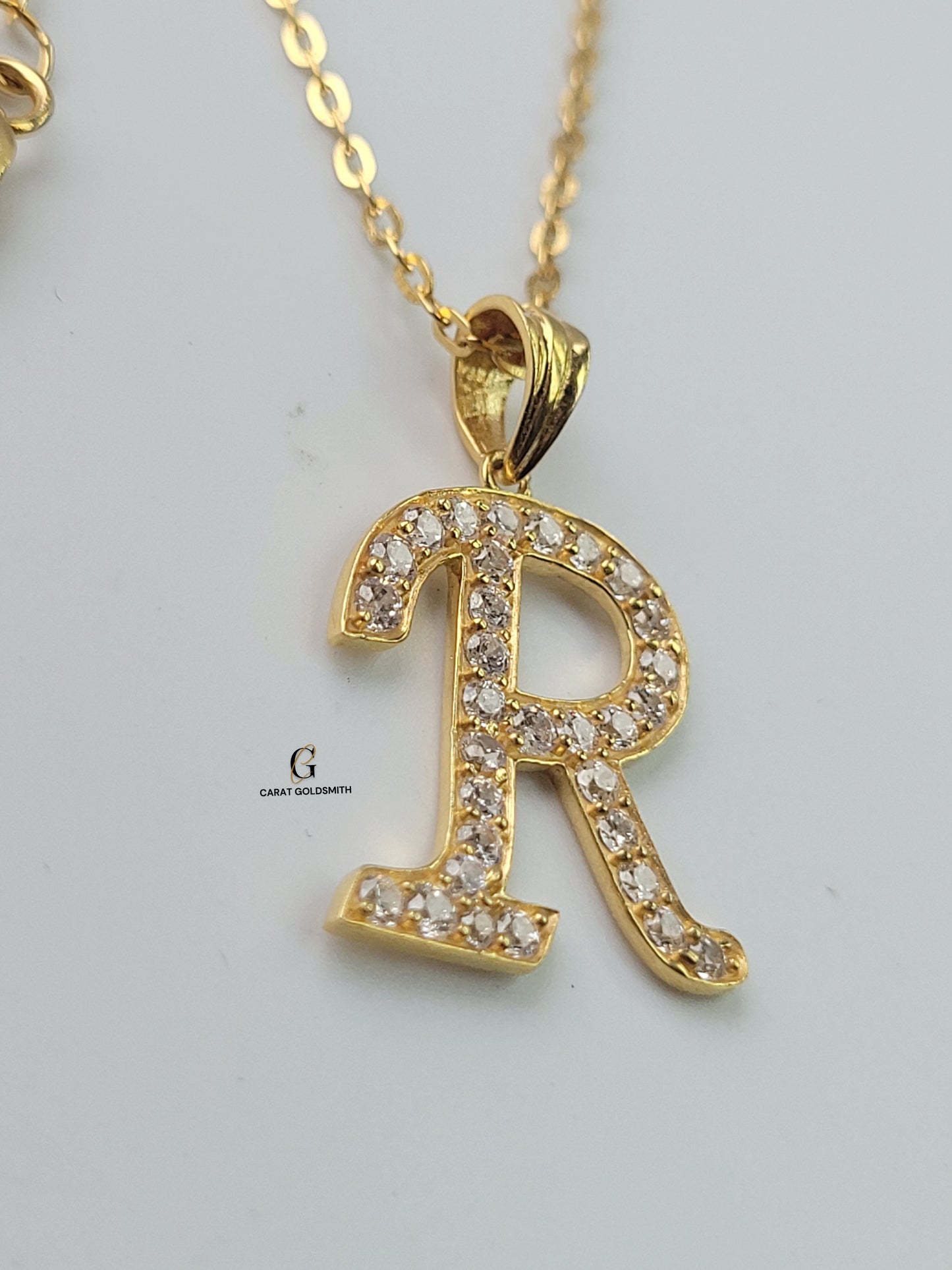 R INITIAL PENDANT