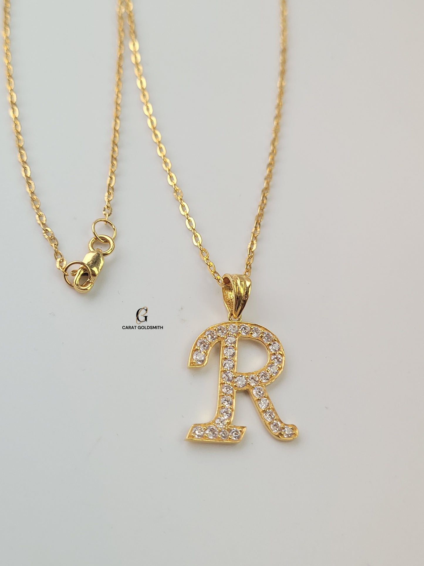 R INITIAL PENDANT