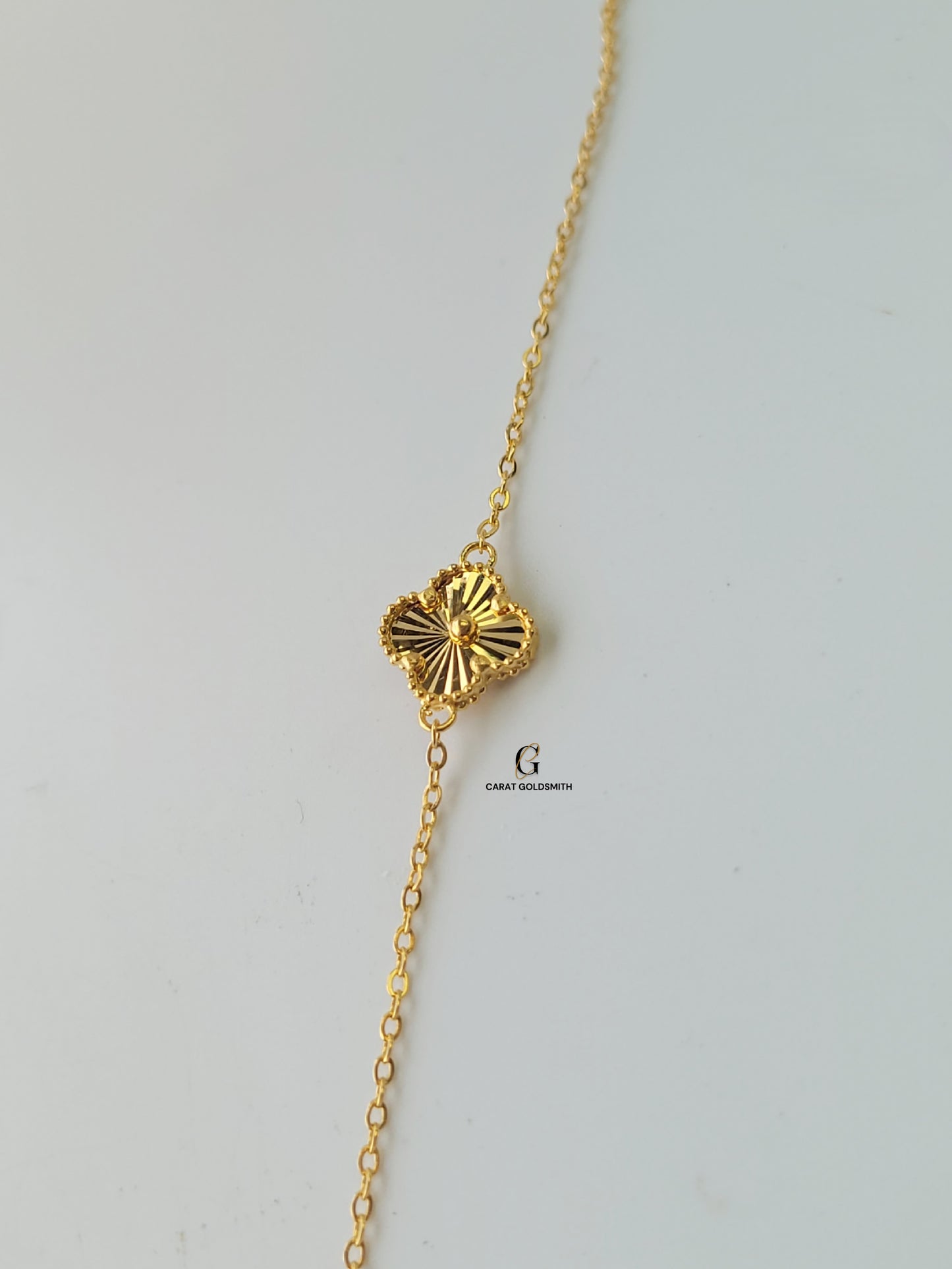 GOLD SINGLE FLOWER BRACELET