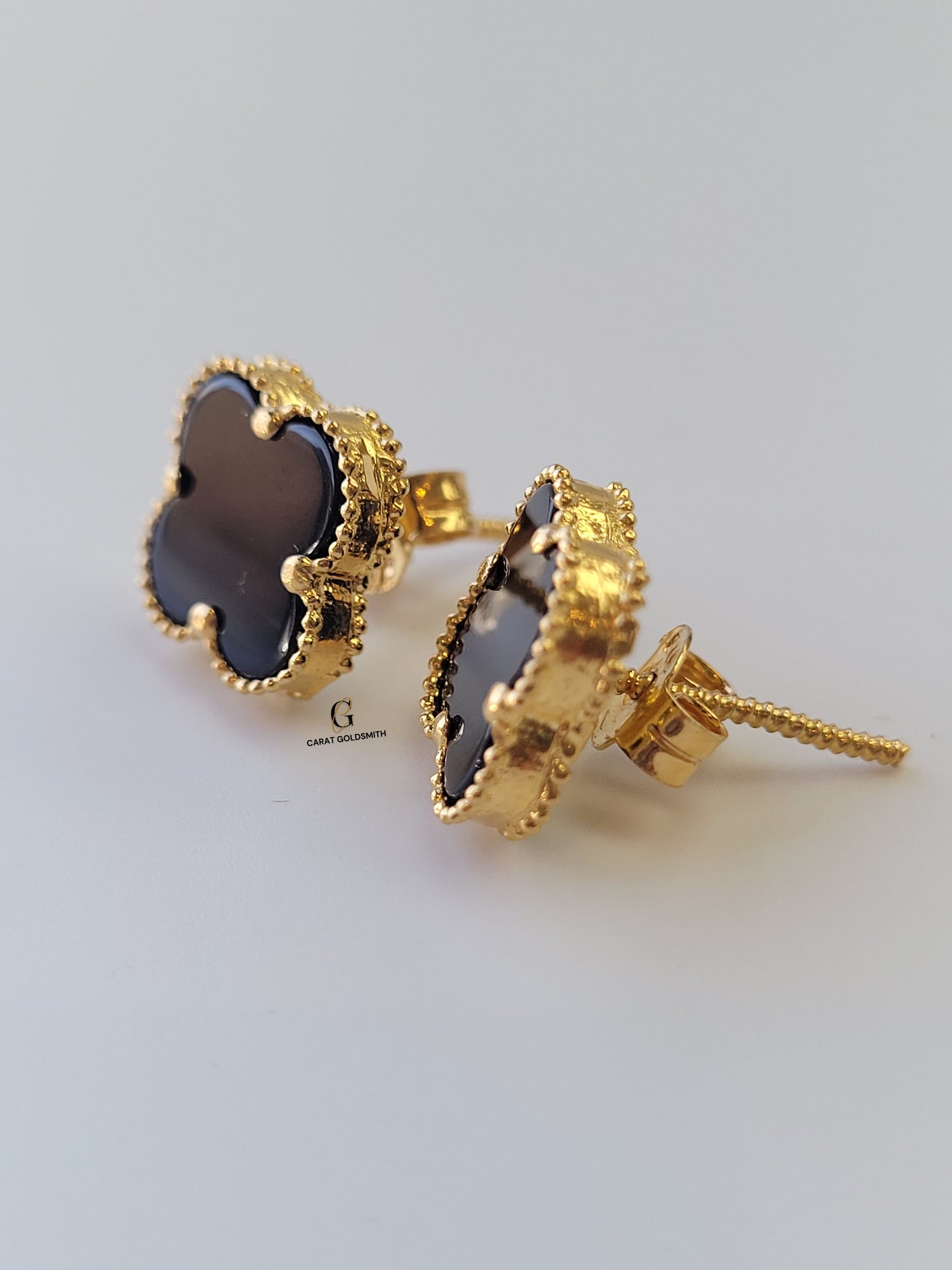 BLACK FLOWER STUD