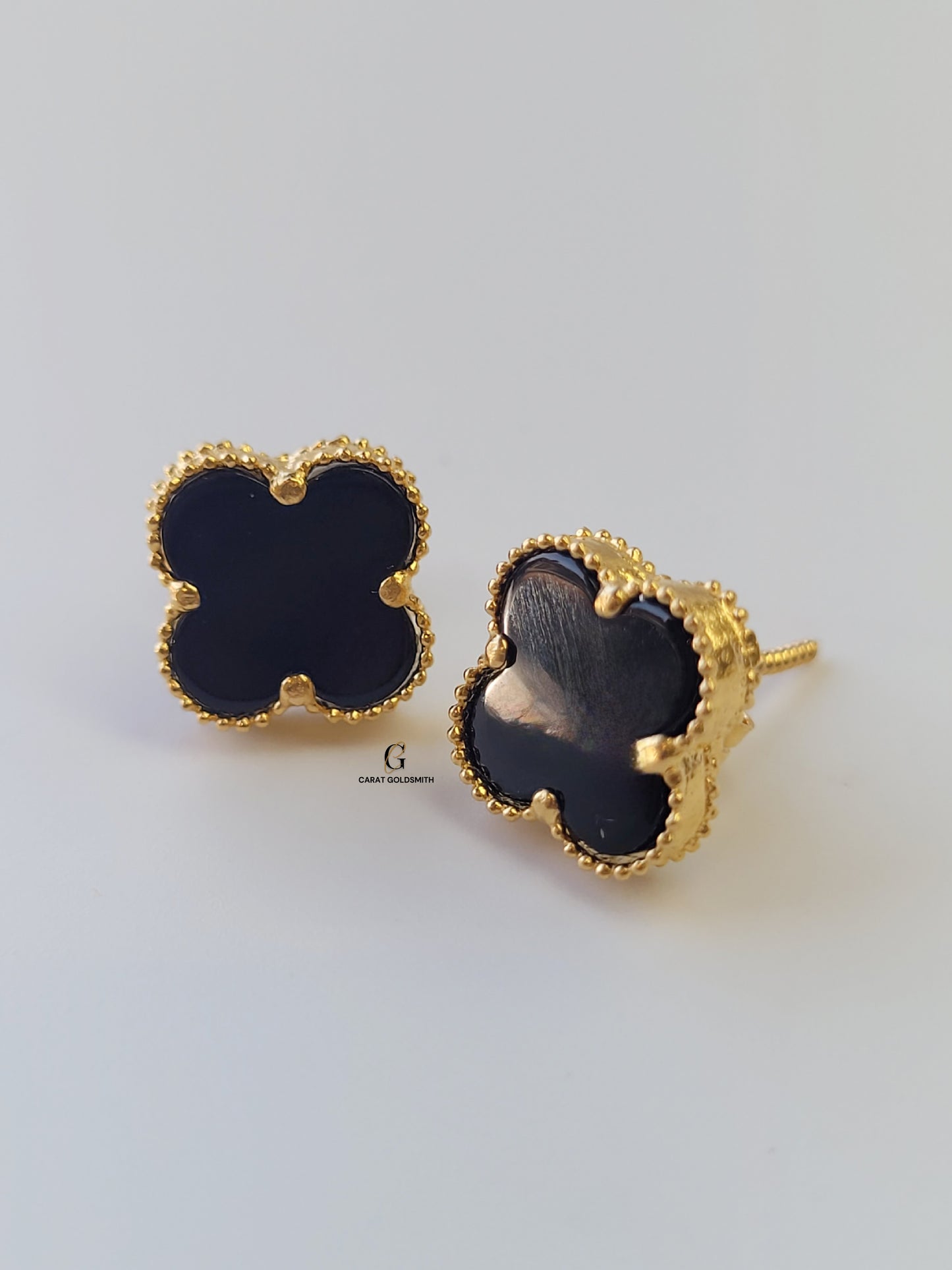 BLACK FLOWER STUD