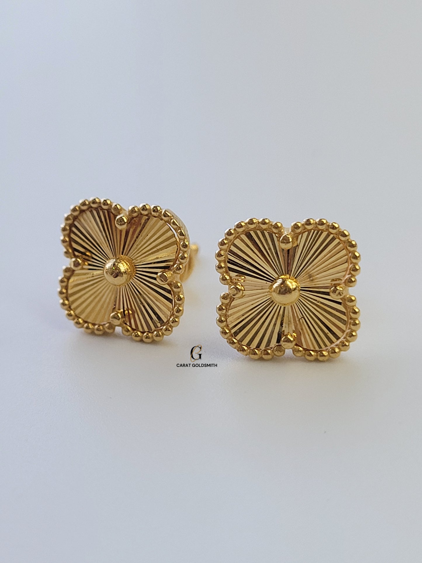 GOLD FLOWER STUD