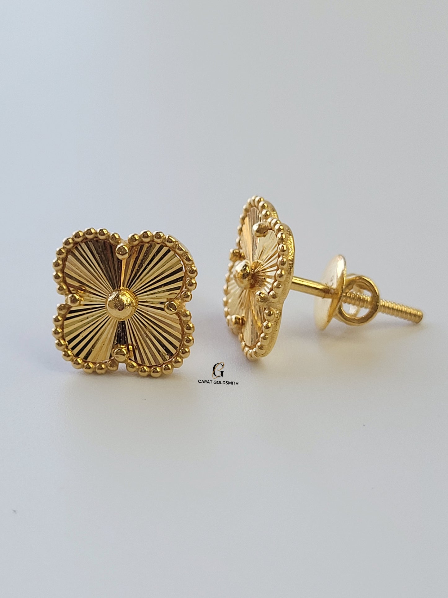 GOLD FLOWER STUD