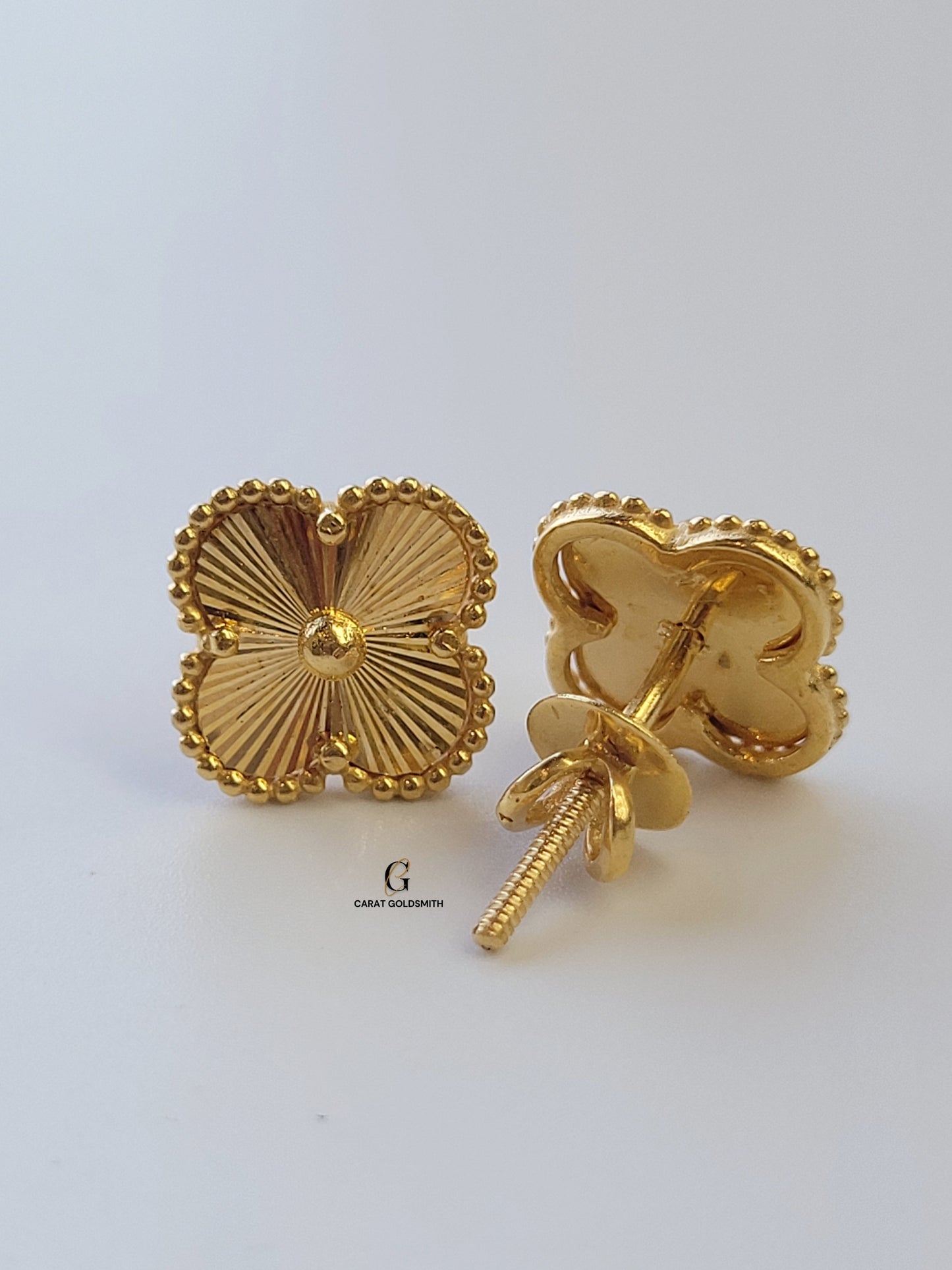 GOLD FLOWER STUD