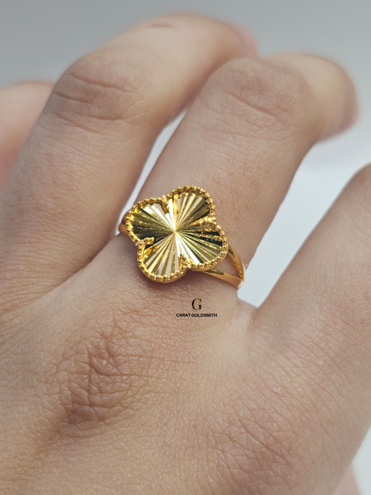 GOLD FLOWER RING