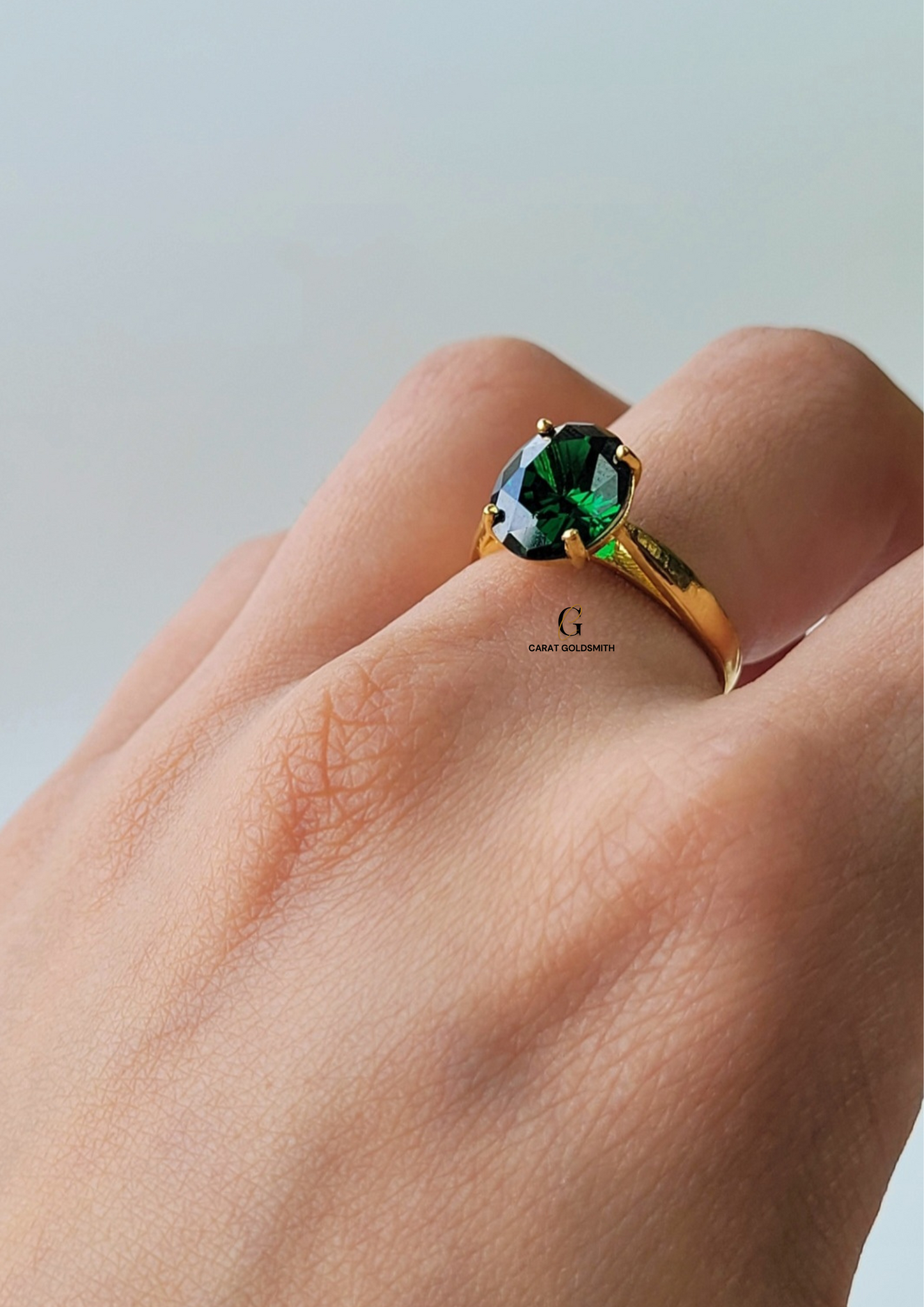 EMERALD OVAL RING