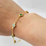 DAINTY 7 FLOWER GREEN BRACELET